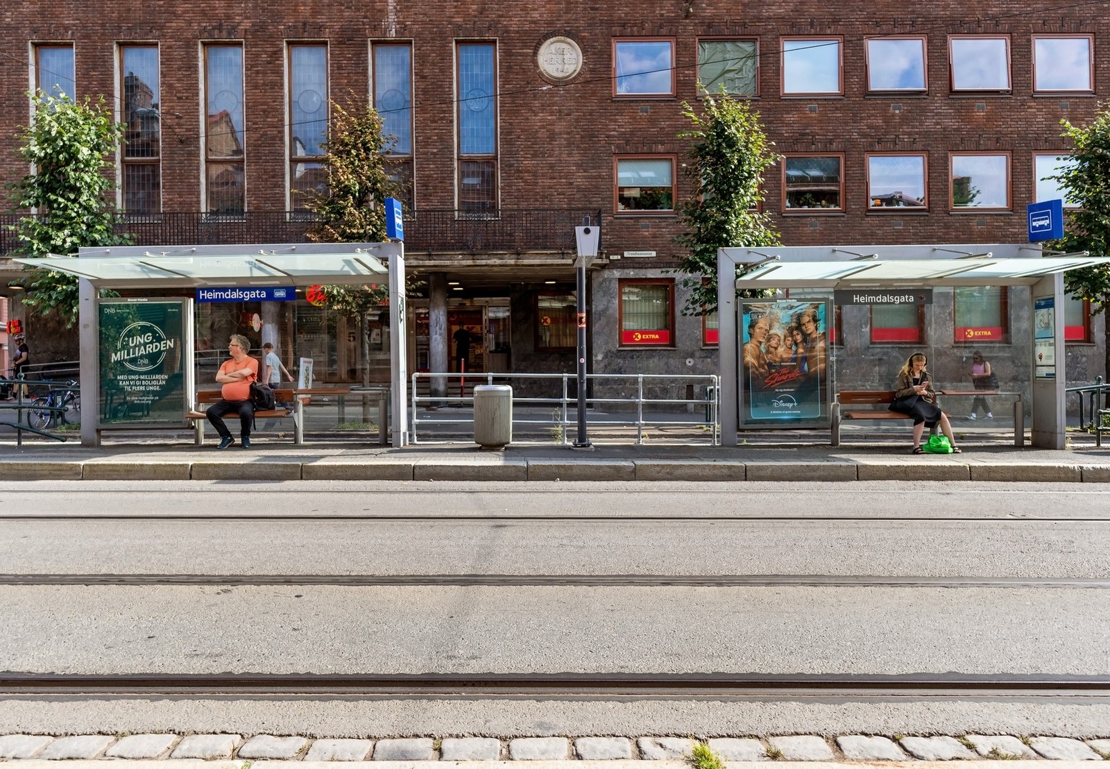 Nærhet til trikk og busstopp. Galleribilde