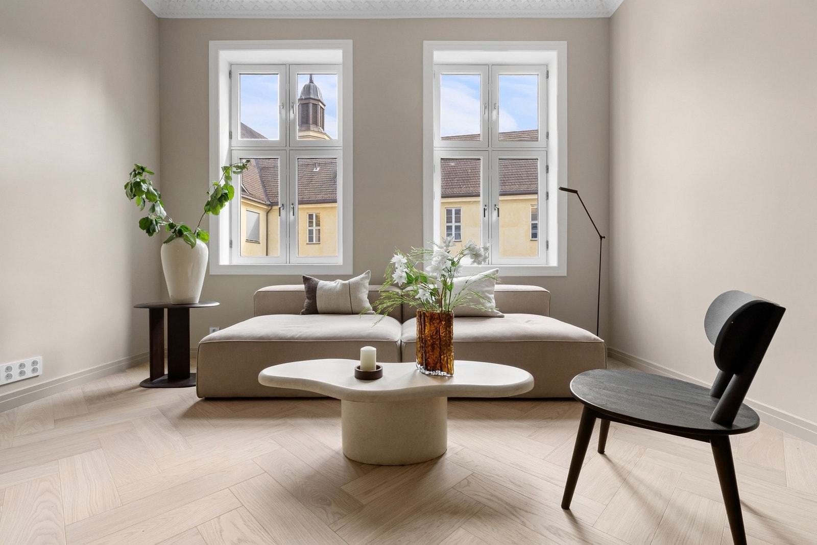 Det er lagt nye, flotte parkettgulv. Galleribilde