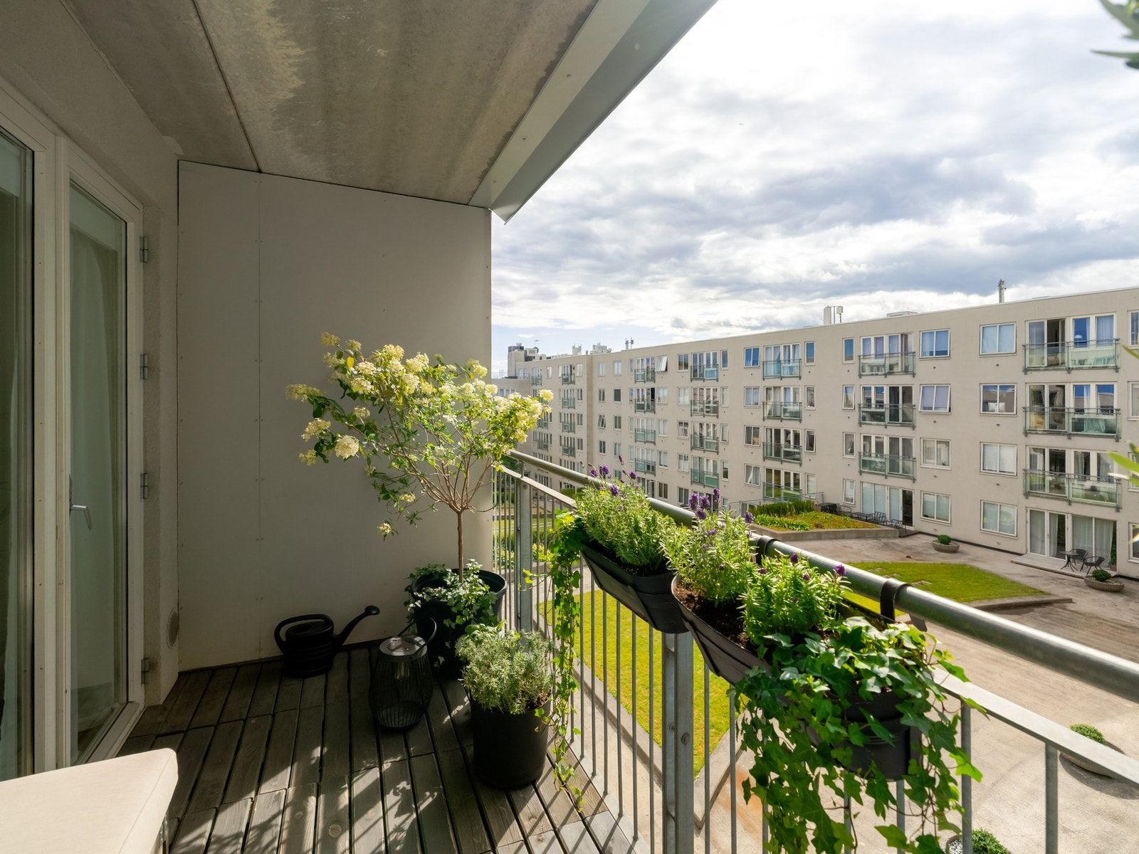 Her har du hyggelig utsyn mot bakgården, så her er det stille og rolig! Galleribilde