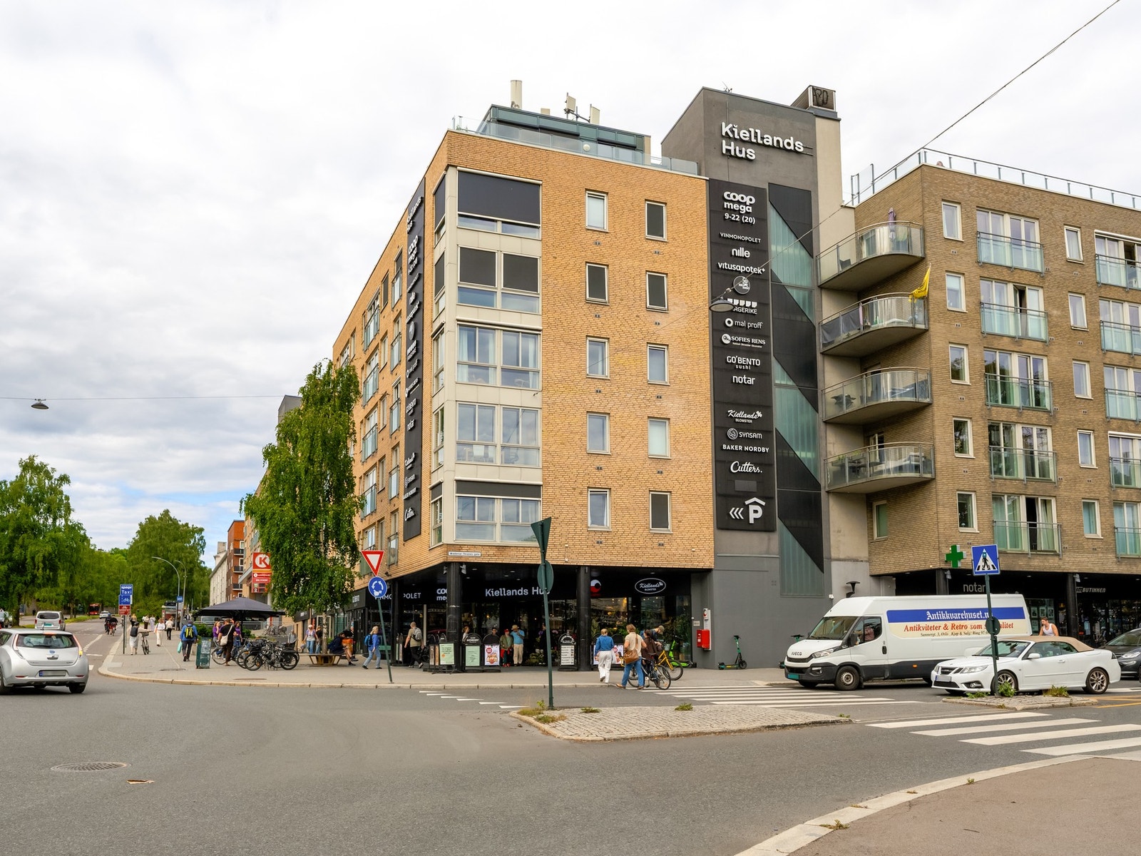 Boligen har en sentrumsnær beliggenhet ved Alexander Kiellands plass. Her finner du absolutt alt du trenger i hverdagen. Galleribilde