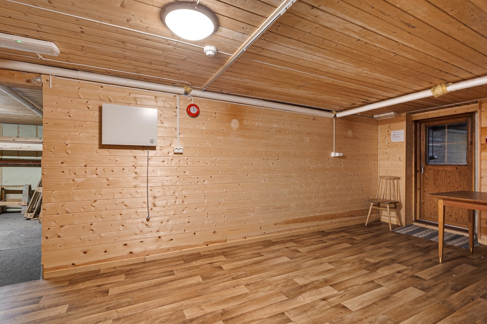 Her nede er det i tillegg kjellerrom og boder. Galleribilde