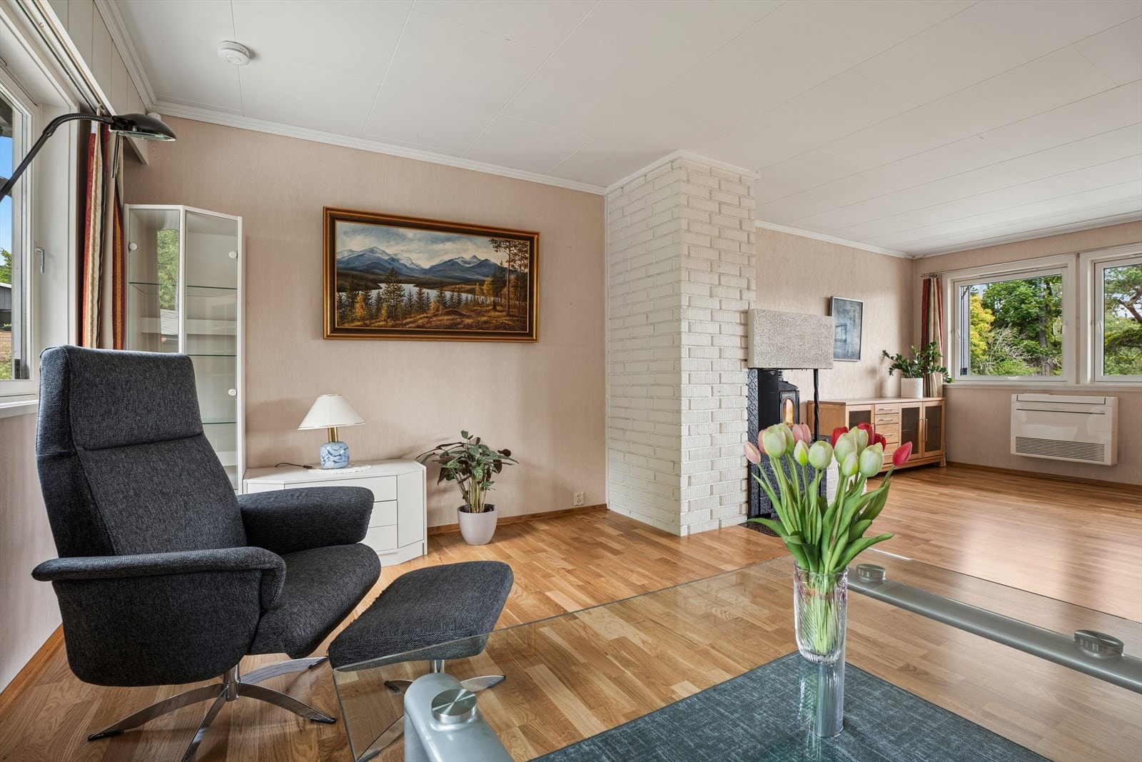 Fra stuen er det også utgang til veranda som gir en fin forlengelse av oppholdsarealet i sommerhalvåret. Galleribilde
