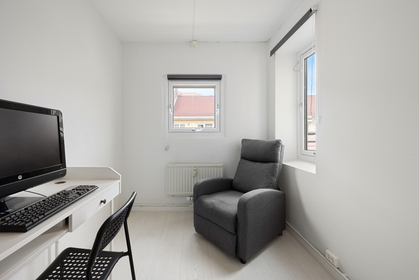 Soverom 2 har plass til seng og skap. Galleribilde