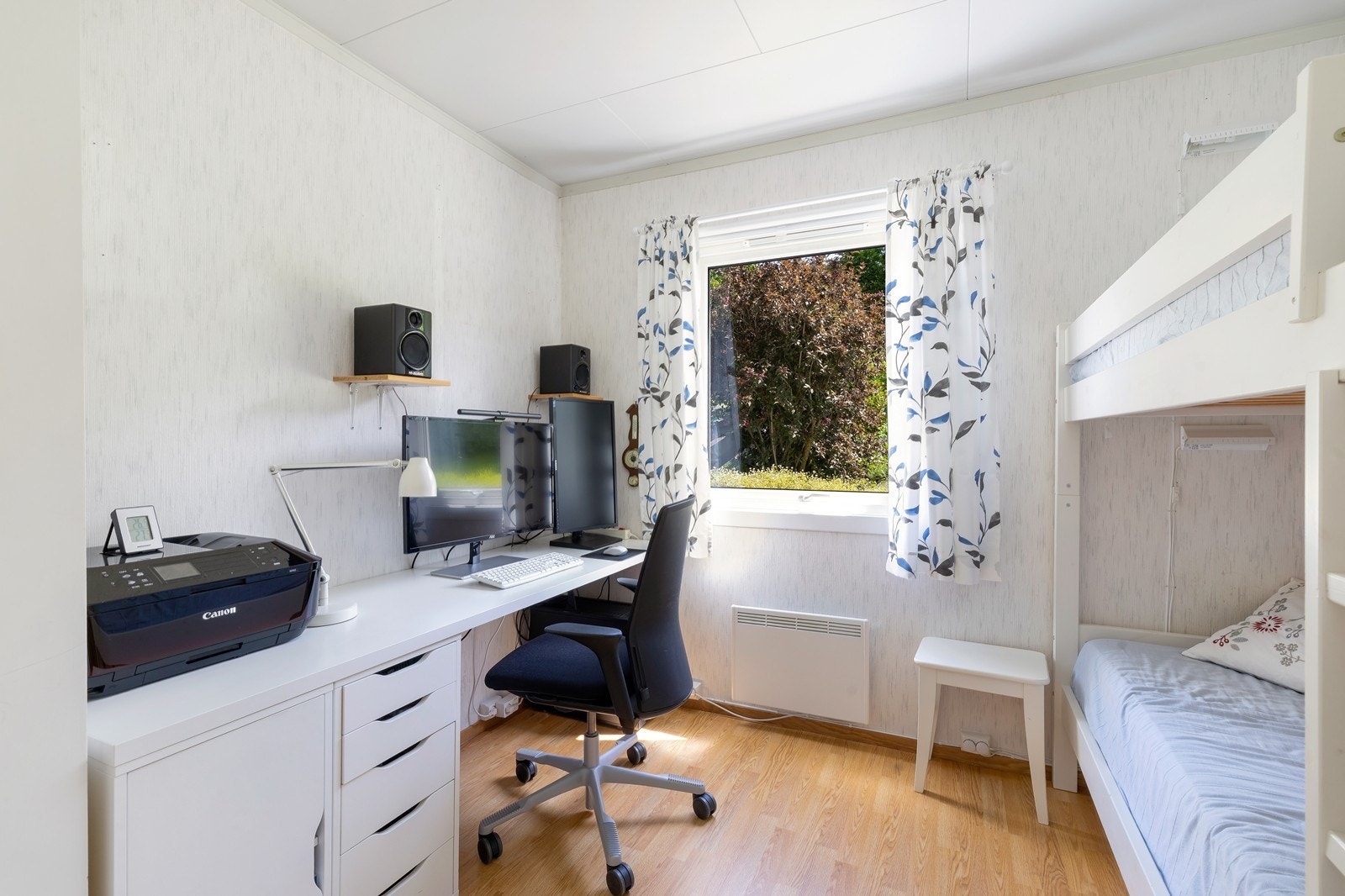 Fleksibelt rom som passer godt som barnerom, gjesterom eller hjemmekontor. Galleribilde