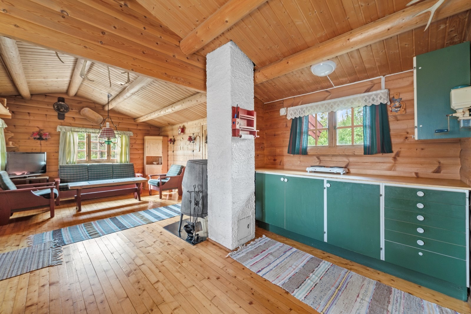 Vannforsyning skjer i utgangspunktet fra naturlige kilder og bekker i området. Alternativt kan det foretas grunnboring, slik at tomter i feltet kan forsynes via grunnvannsbrønner. Galleribilde