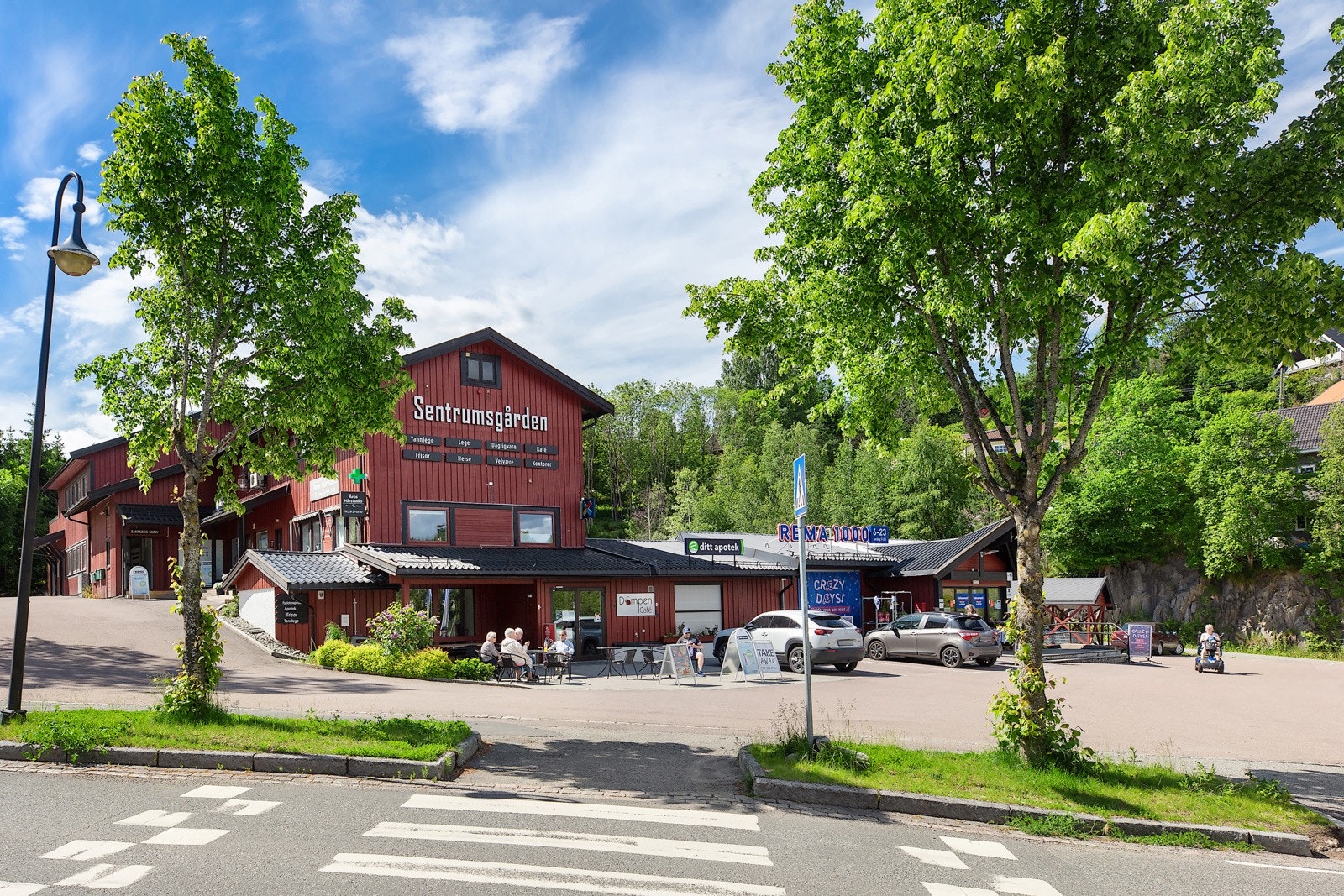 Sentrumsgården i Åros. Galleribilde