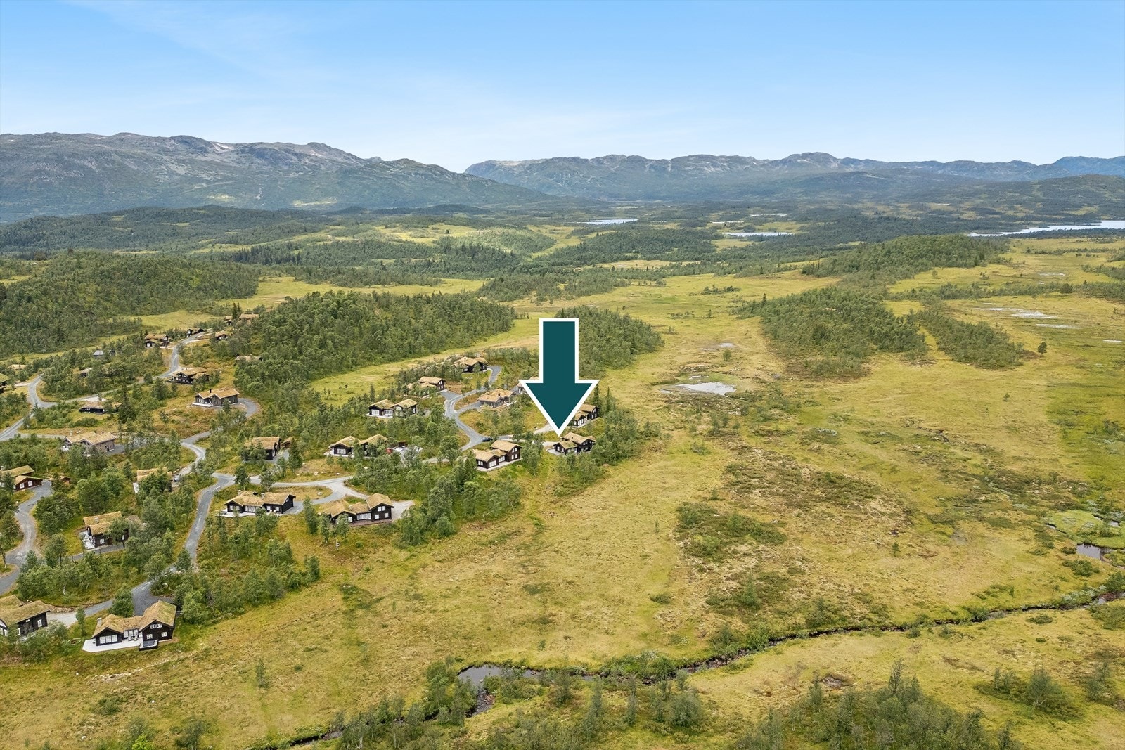 Beliggenhet i et etablert og populært hytteområde i Rauland. Galleribilde