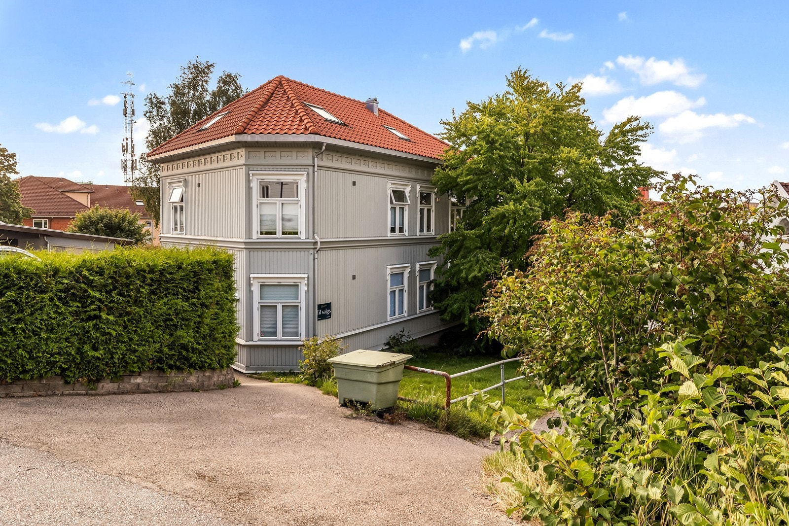 Bygget ble ombygd og renovert utvendig i 2008/2009. Galleribilde