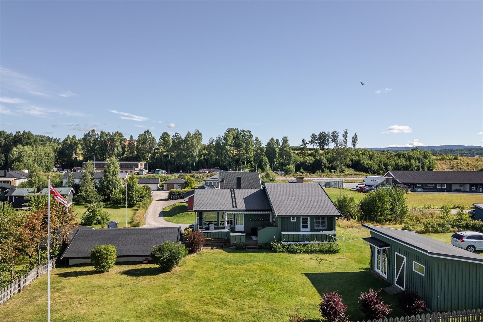 Velkommen til Lundebyhagan 30 på Braskereidfoss! Foto: Husfoto v/ Bernat Tubau. Galleribilde