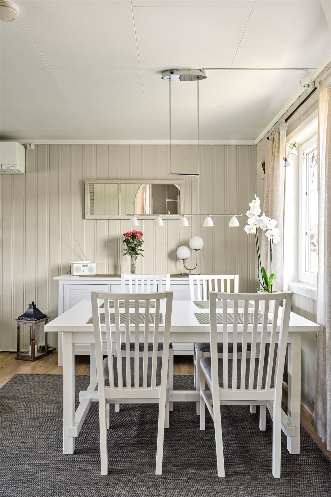Godt med plass til flere gjester. Galleribilde