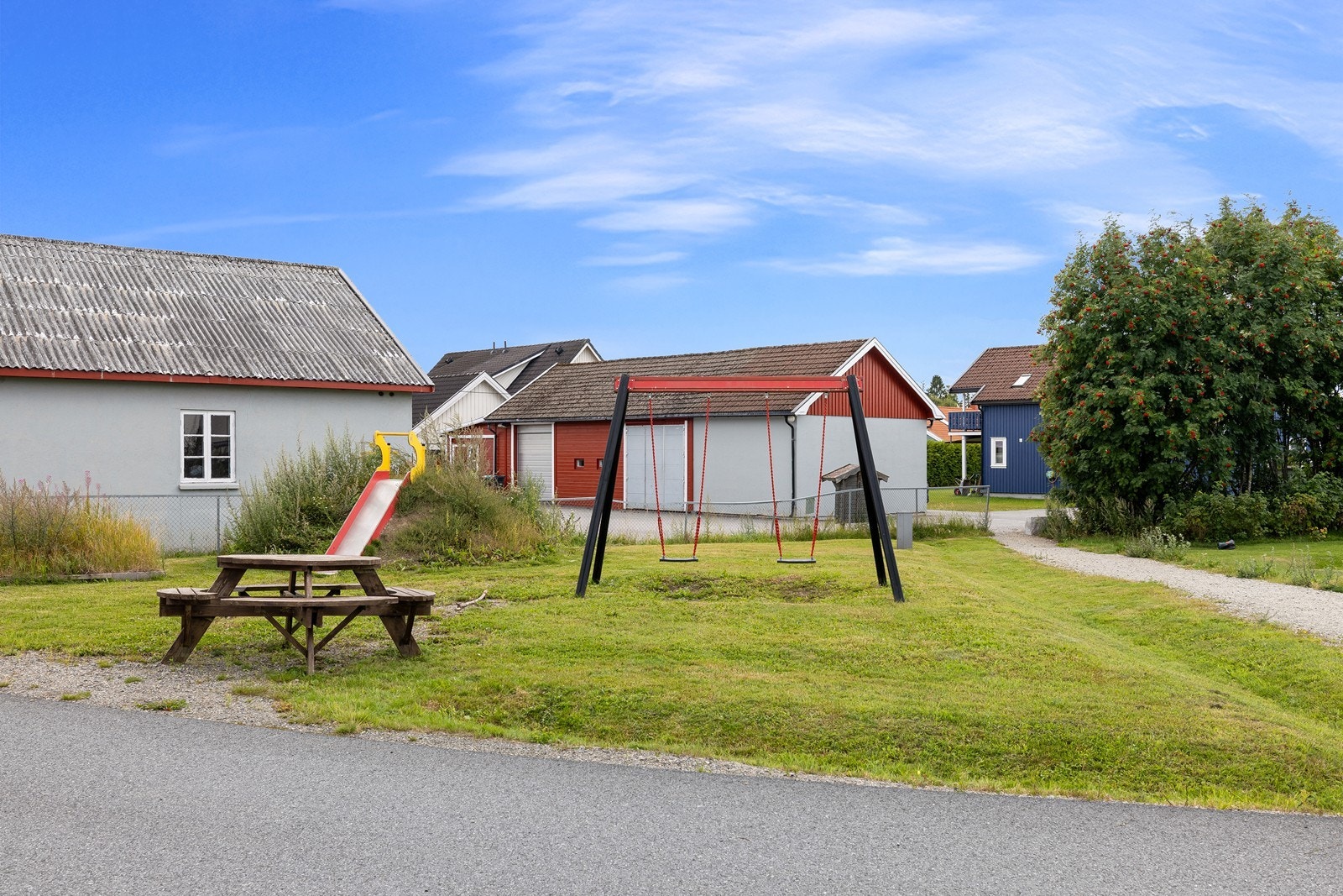 Her bor du i rolige omgivelser med nærhet til naturen. Galleribilde