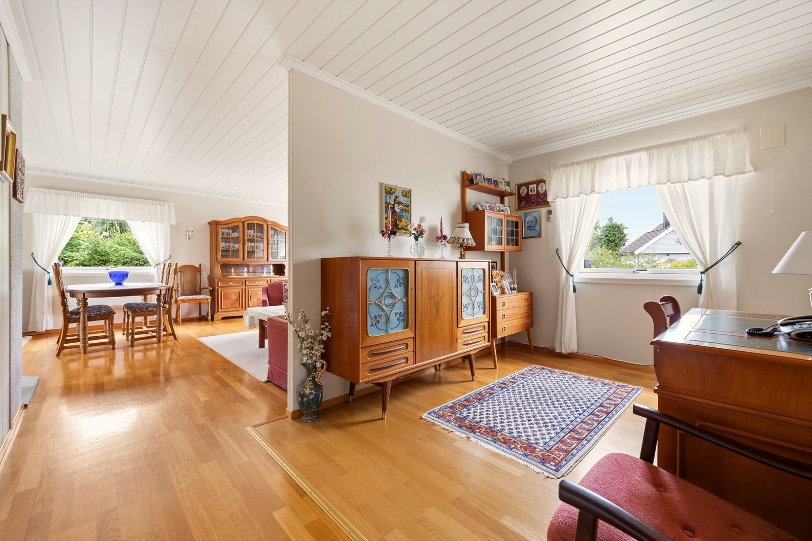 Åpen løsning til kontoret. Dette rommet er godkjent som soverom. Galleribilde
