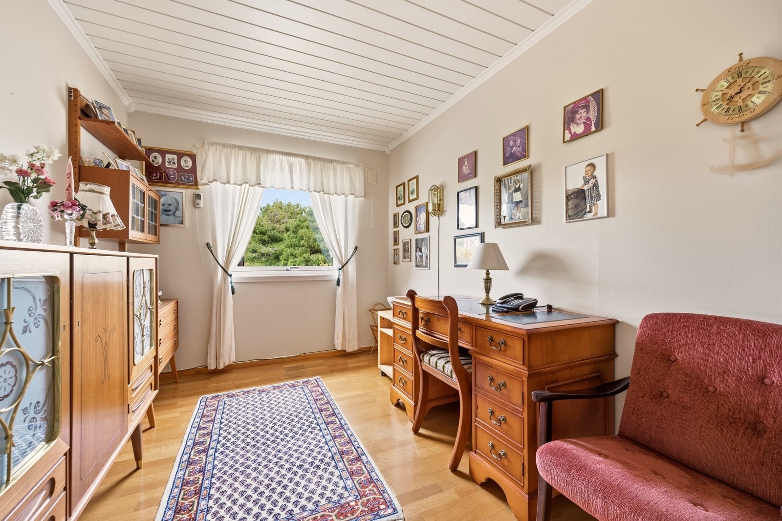 Åpen løsning til kontoret. Dette rommet er godkjent og er oppbrinnelig soverom. Galleribilde