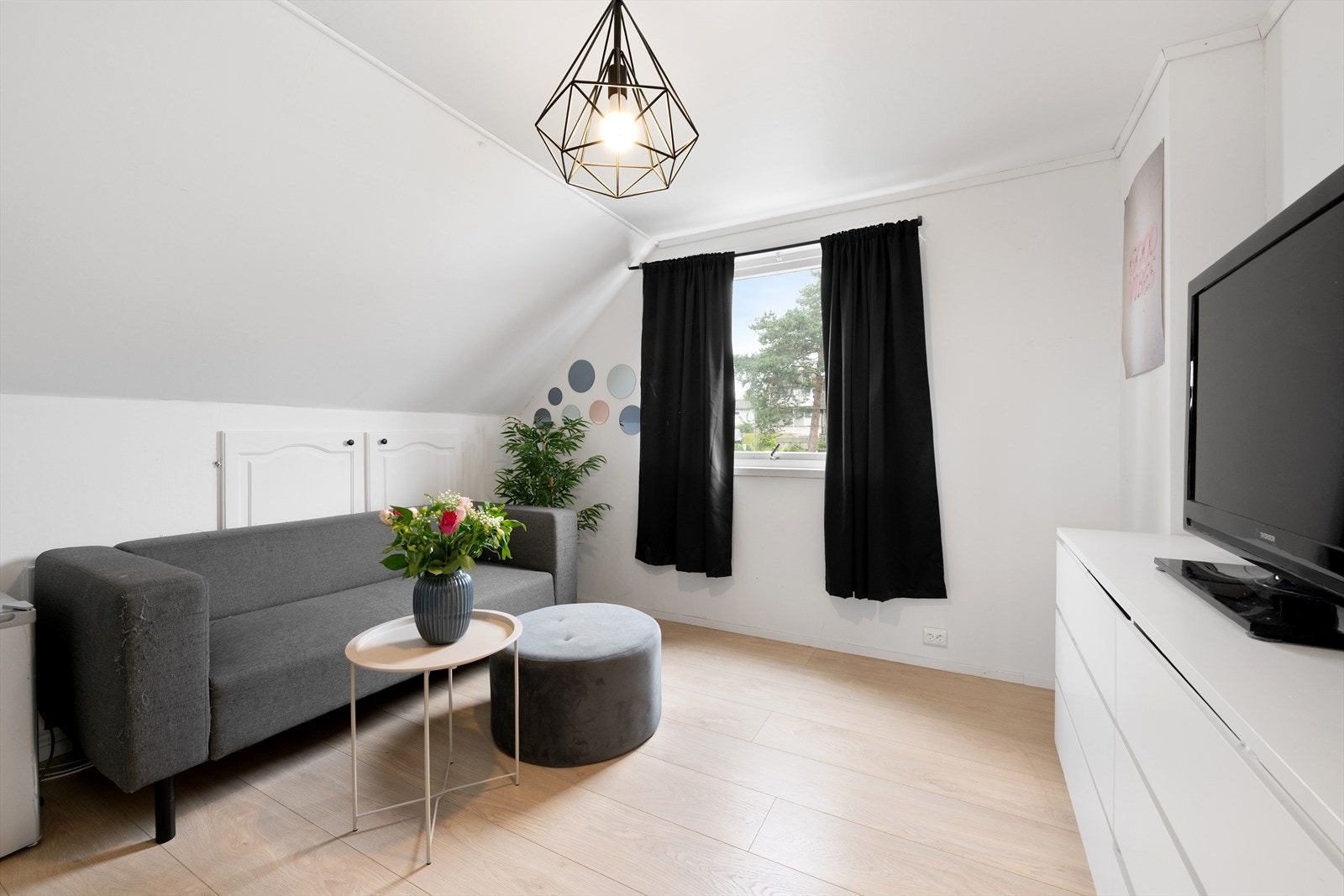 Soverom tre, i dag benyttet som loftstue/gjesterom. Galleribilde