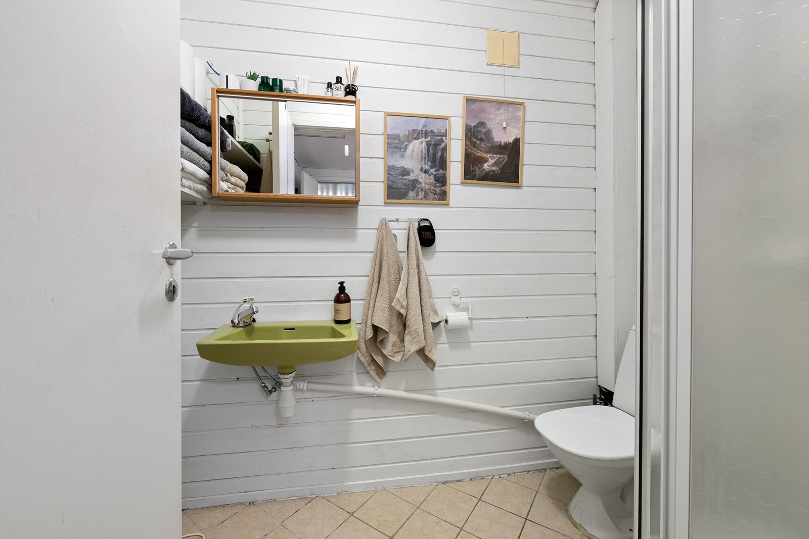 Opprinnelig klesbod, som er bruksendret til bad. Galleribilde
