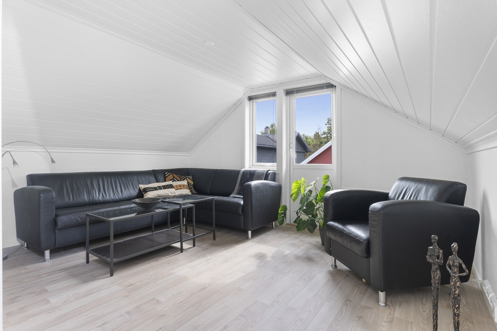 Loftstuen, et fint sted å trekke seg tilbake på. Her er også utgang til balkong. Galleribilde