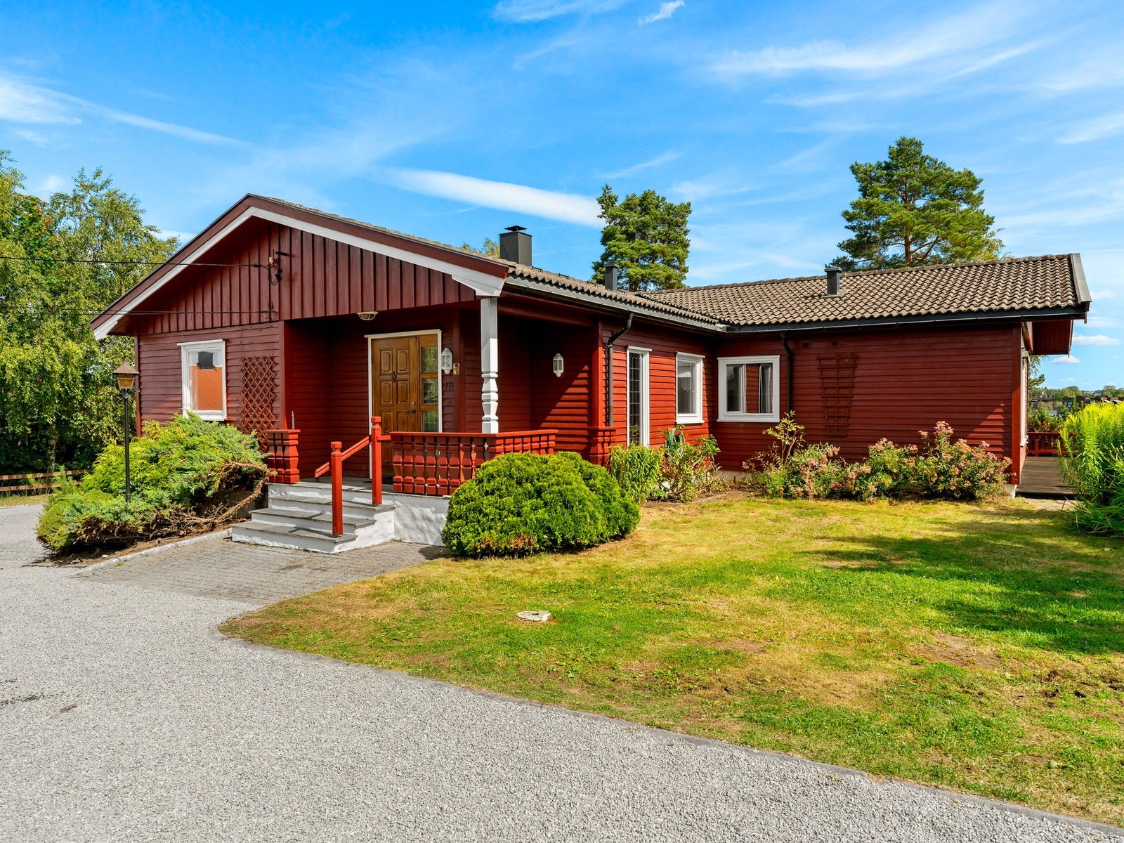 Velkommen til FJellveien 16 v/ Robert Borgås i Privatmegleren (Tlfnr. 97076899). Galleribilde