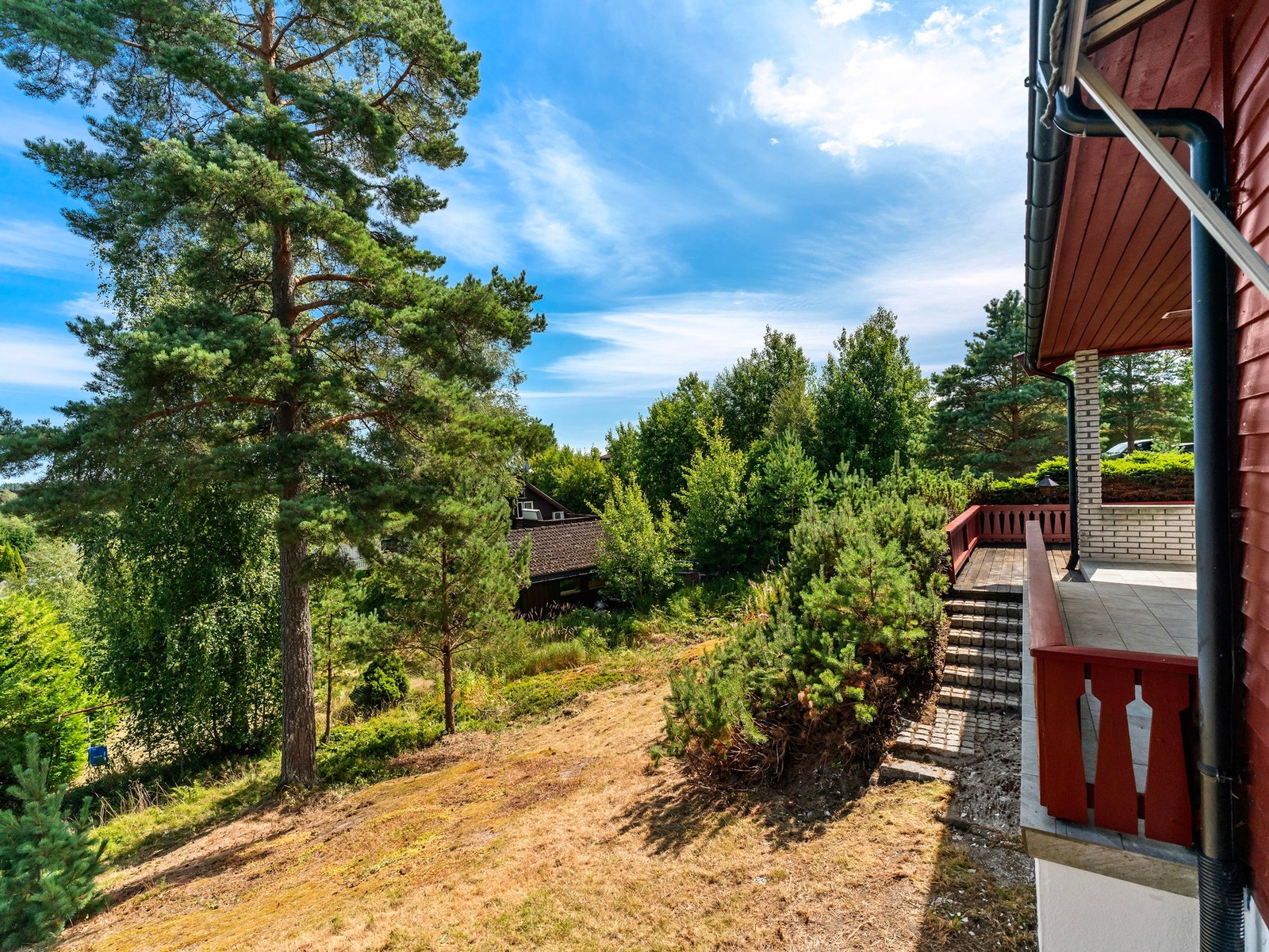 Trapp ned til hagen. Galleribilde