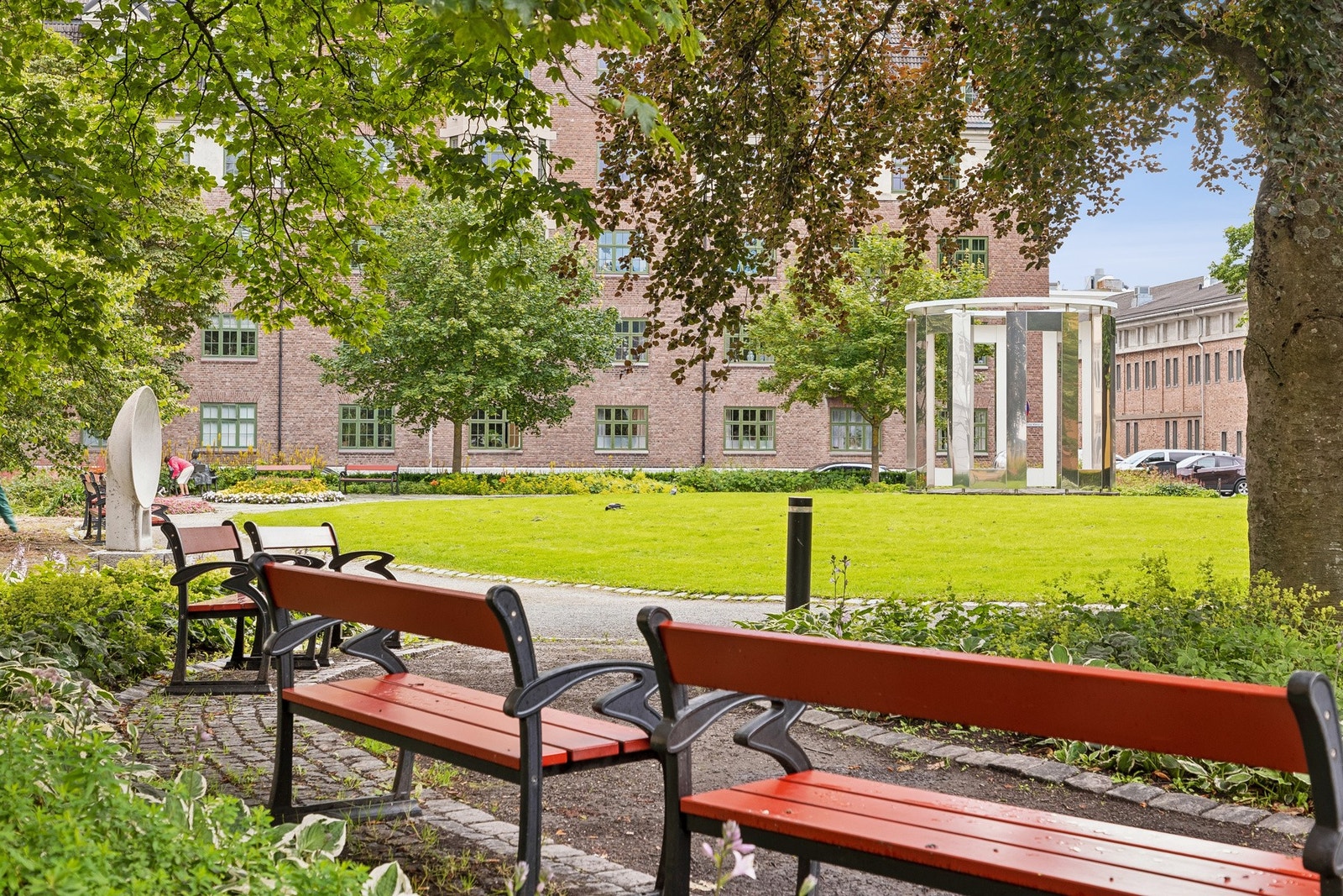 Like ved leiligheten finner du Museumsplass/ Museumsparken som er perfekt for ro og rekreasjon Galleribilde