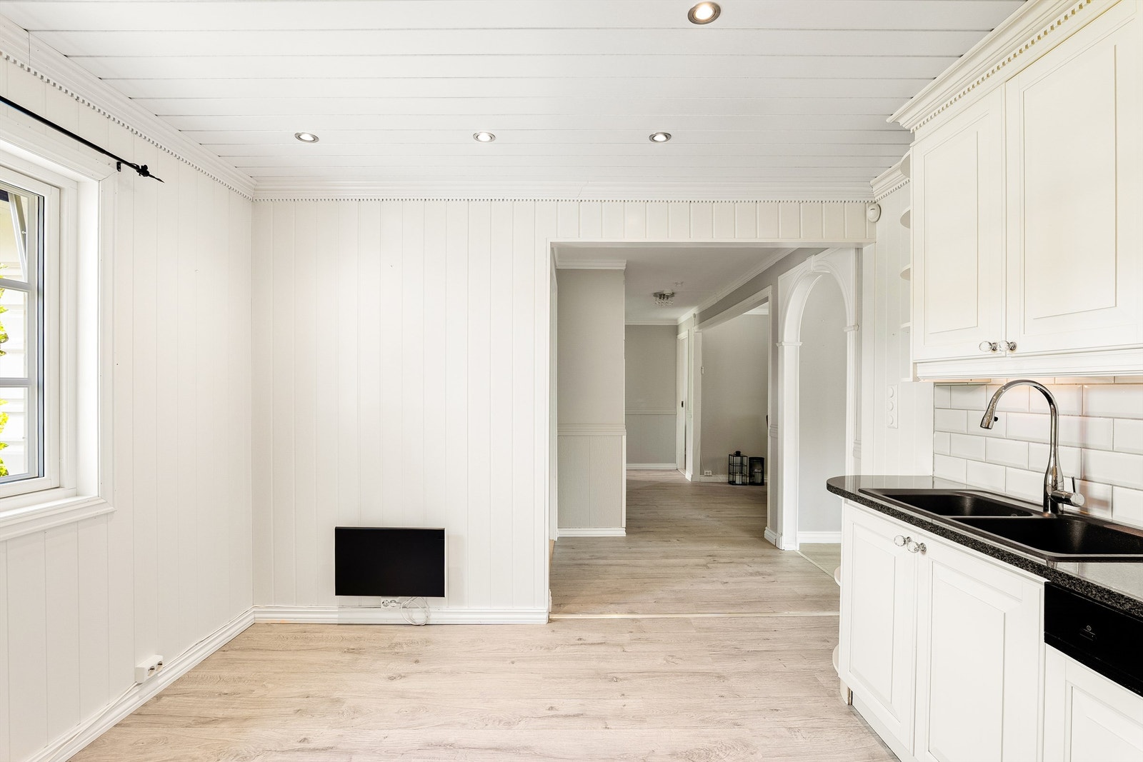 Boligens to nåværende soverom er samlet rundt gangen hvor det også er mulighet for ytterligere ett soverom. Galleribilde