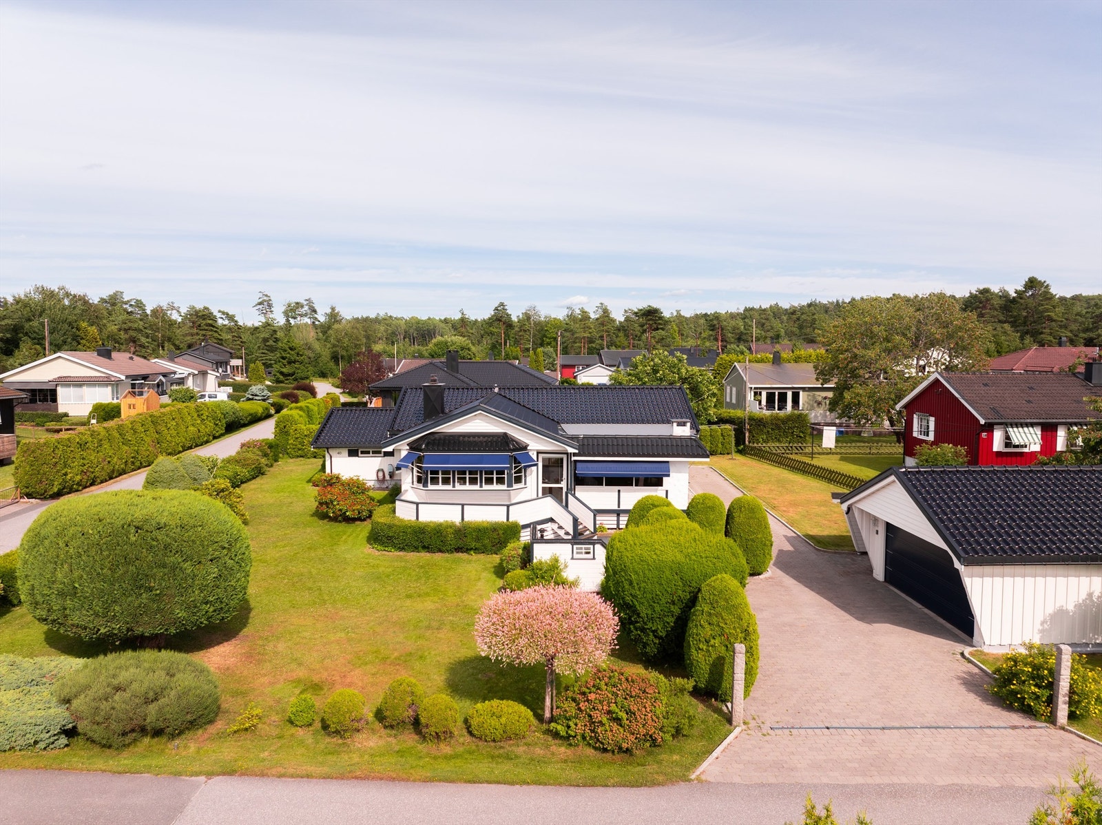 Slevik allé 40 presenteres av Jørgen Sande Johansen i Krogsveen. Fotograf; Kristoffer Kristiansen. Galleribilde