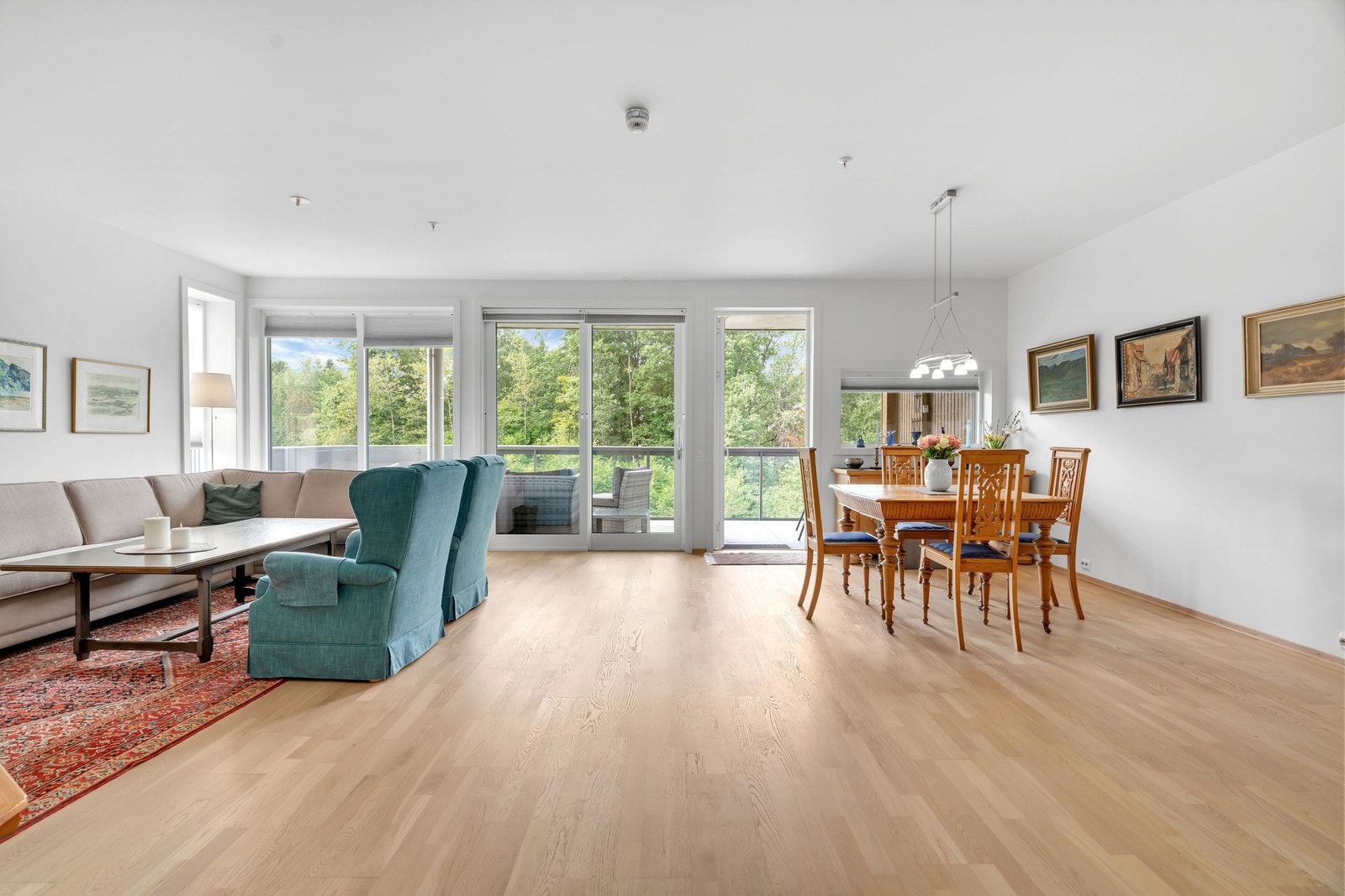 Fra stua har man utgang til en lekker balkong. Galleribilde