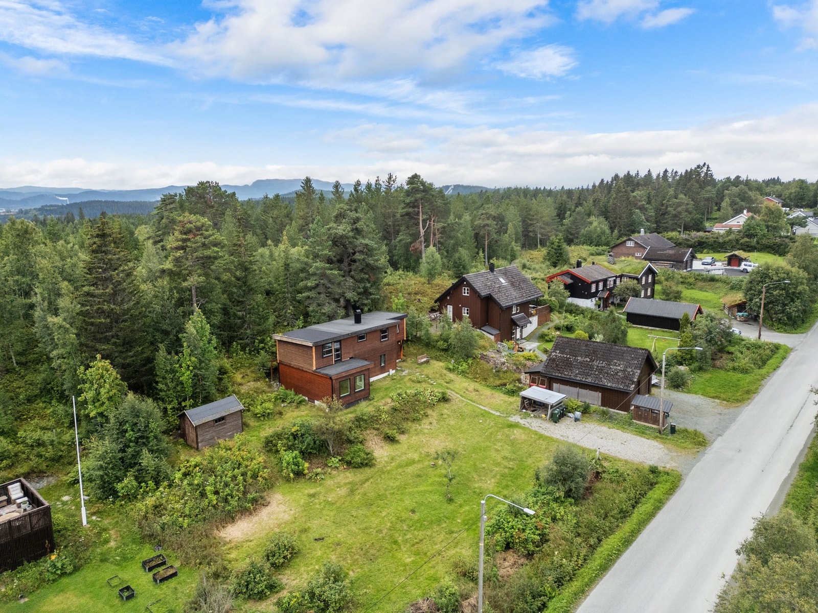 På Lian er det god luft mellom boligene og lite innsyn fra naboer. Galleribilde