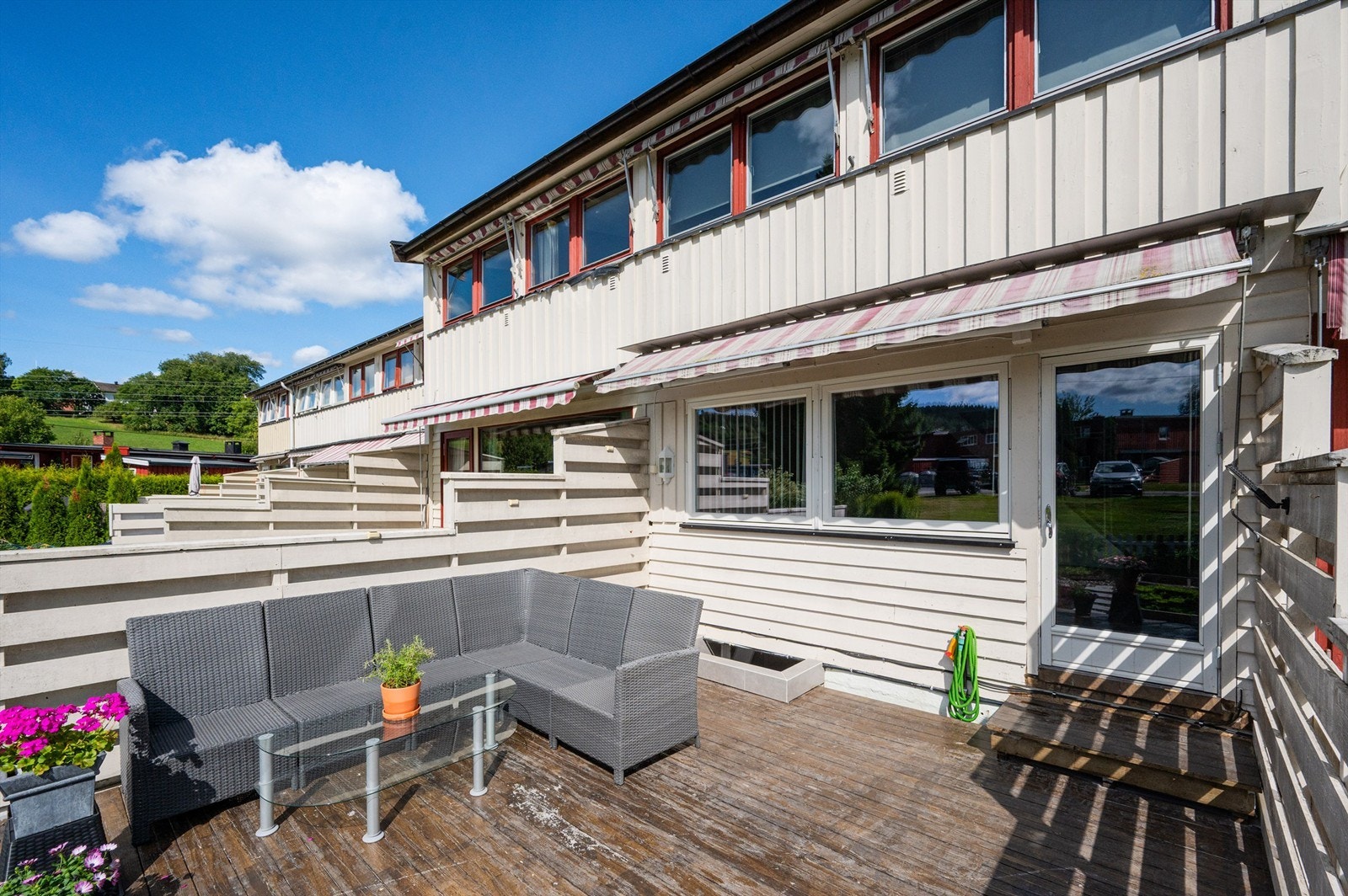 Ny taktekking ble utført i 2019/2020. Fasaden har liggende bordkledning. Galleribilde