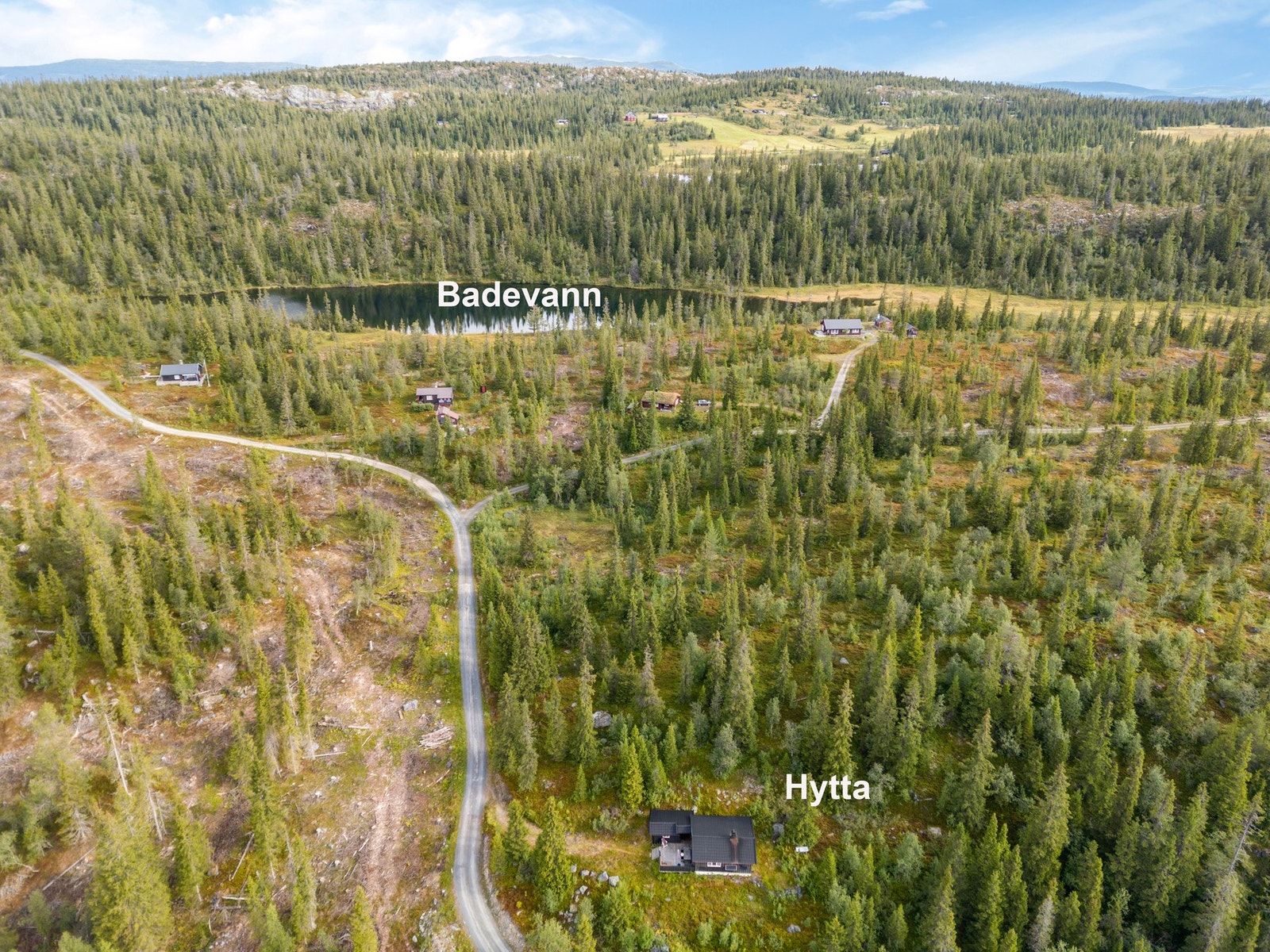 Området byr på fine muligheter for fiske og rekreasjon, mens sommerstid byr nærområdet på flotte turstier og gode muligheter for friluftsliv. Galleribilde