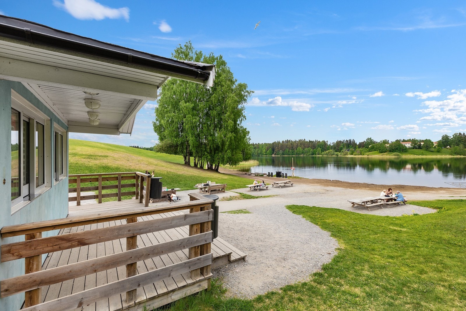 Kort vei til populære Nordbytjernet, et flott turområde for rekreasjon sommer som vinter. Galleribilde