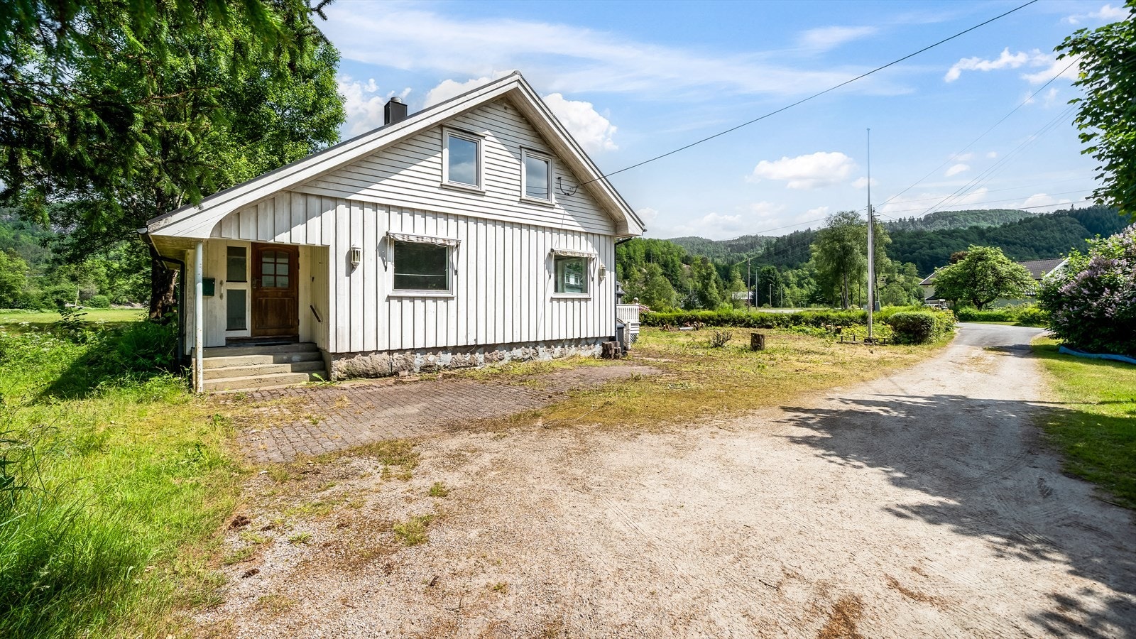 Godt med parkering på egen tomt. Galleribilde