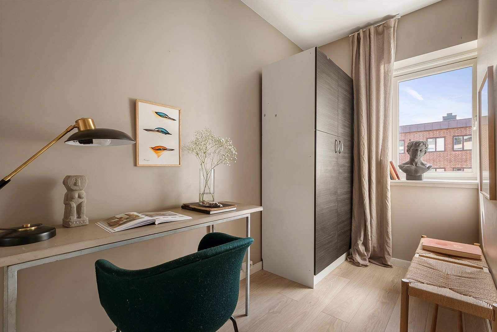 Soverom 3 er et fleksibelt rom som byr på mange muligheter, enten man ønsker barnerom, gjesterom eller hjemmekontor. Galleribilde