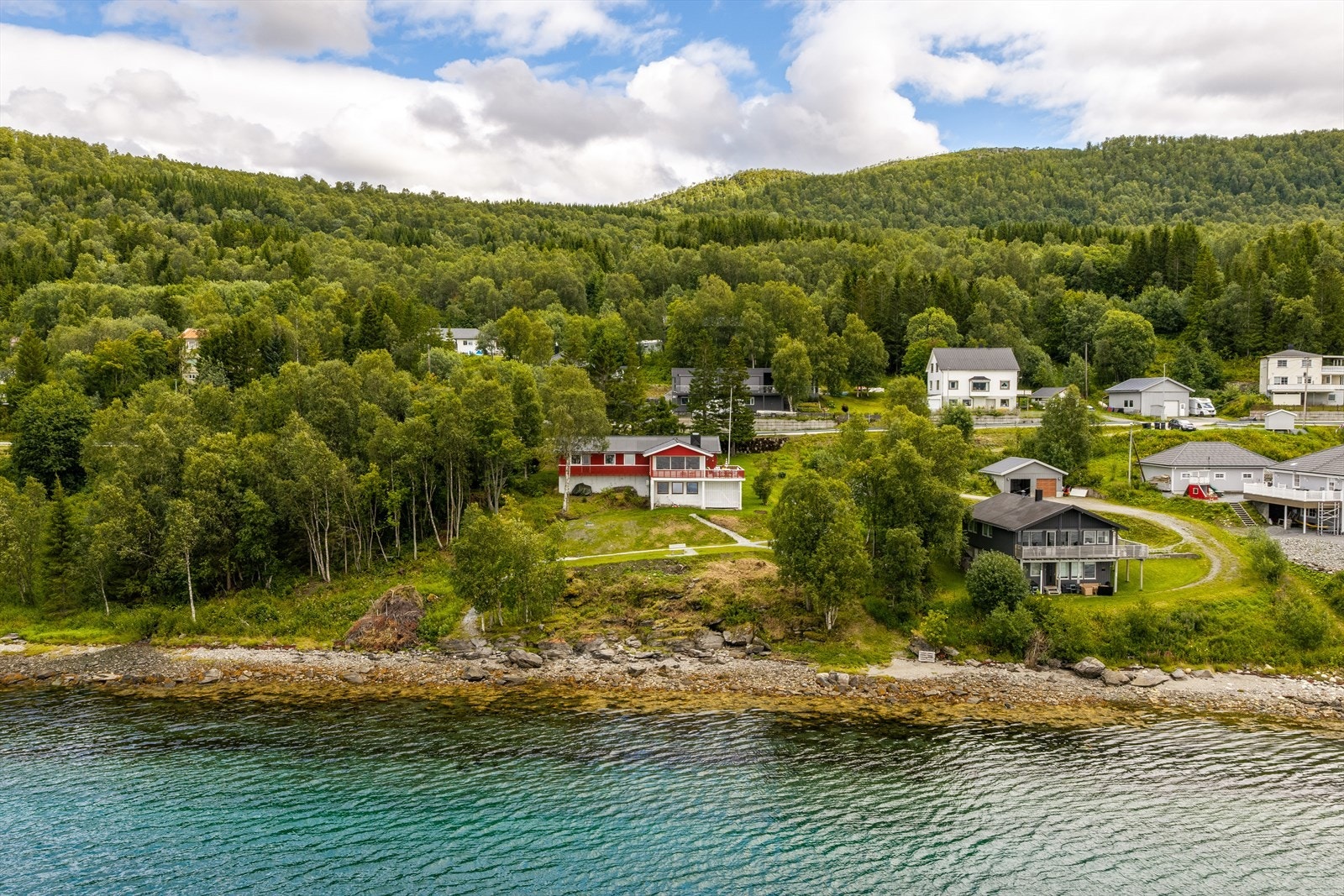 Velkommen til Trollvikveien 378, presentert av Nordvik Finnsnes Galleribilde