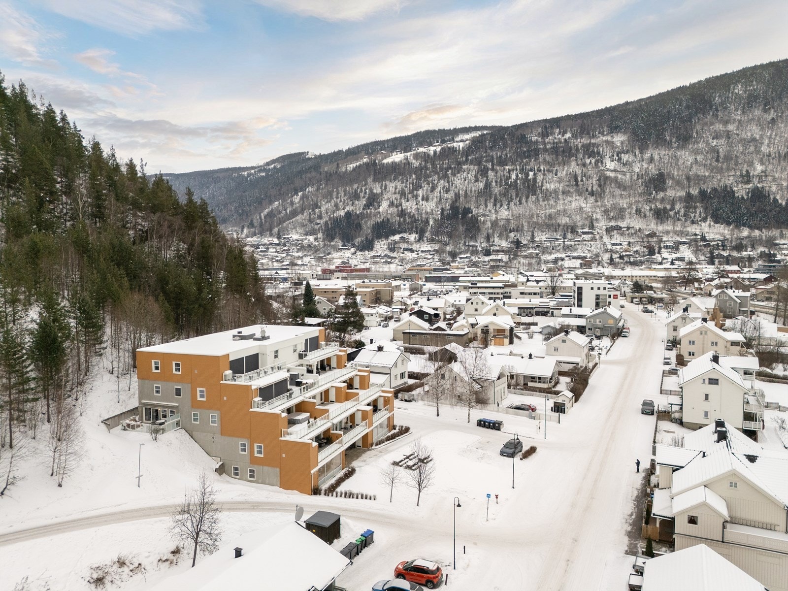 Leiligheten ligger i et veletablert og rolig boligområde. Galleribilde