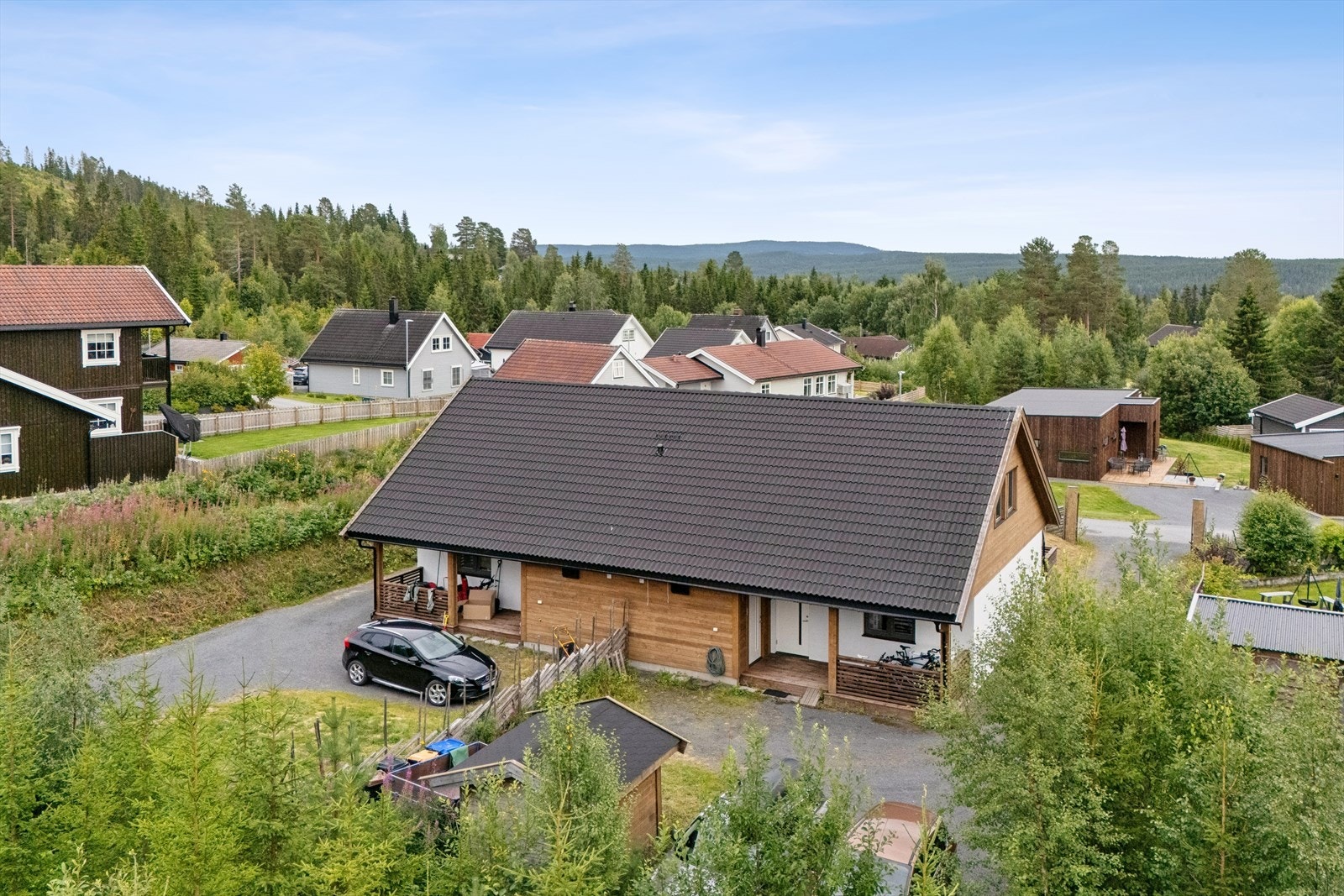 Innholdsrik halvpart av tomannsbolig fra 2017, beliggende i et barnevennlig område. Galleribilde