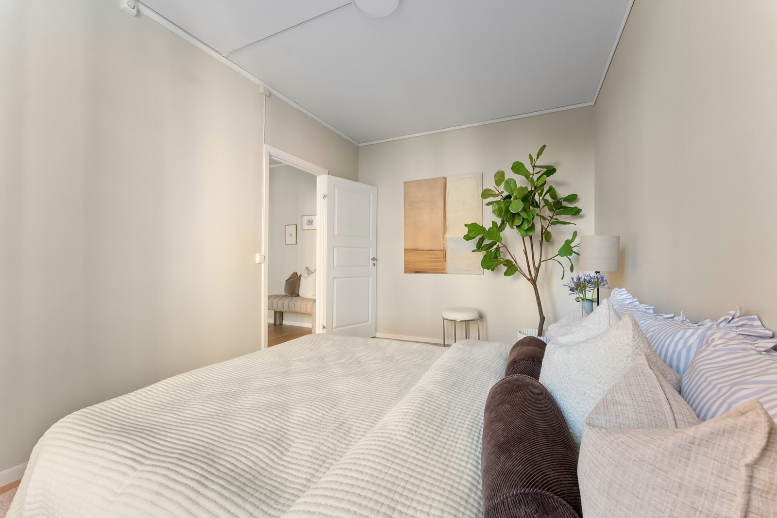 Plass til garderobeskap. Galleribilde