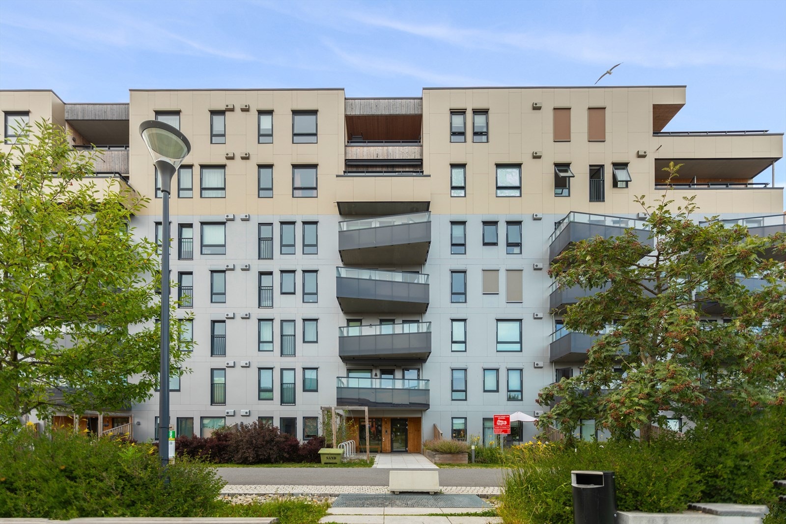 Flott bygg fra 2021 med moderne kvaliteter. Galleribilde