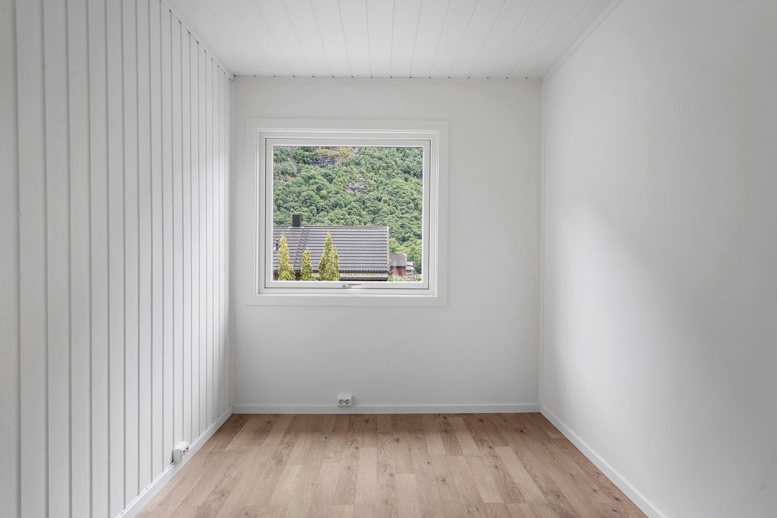 Soverom 2 er mindre og passer fint som gjesterom/ barnerom eller hjemmekontor Galleribilde