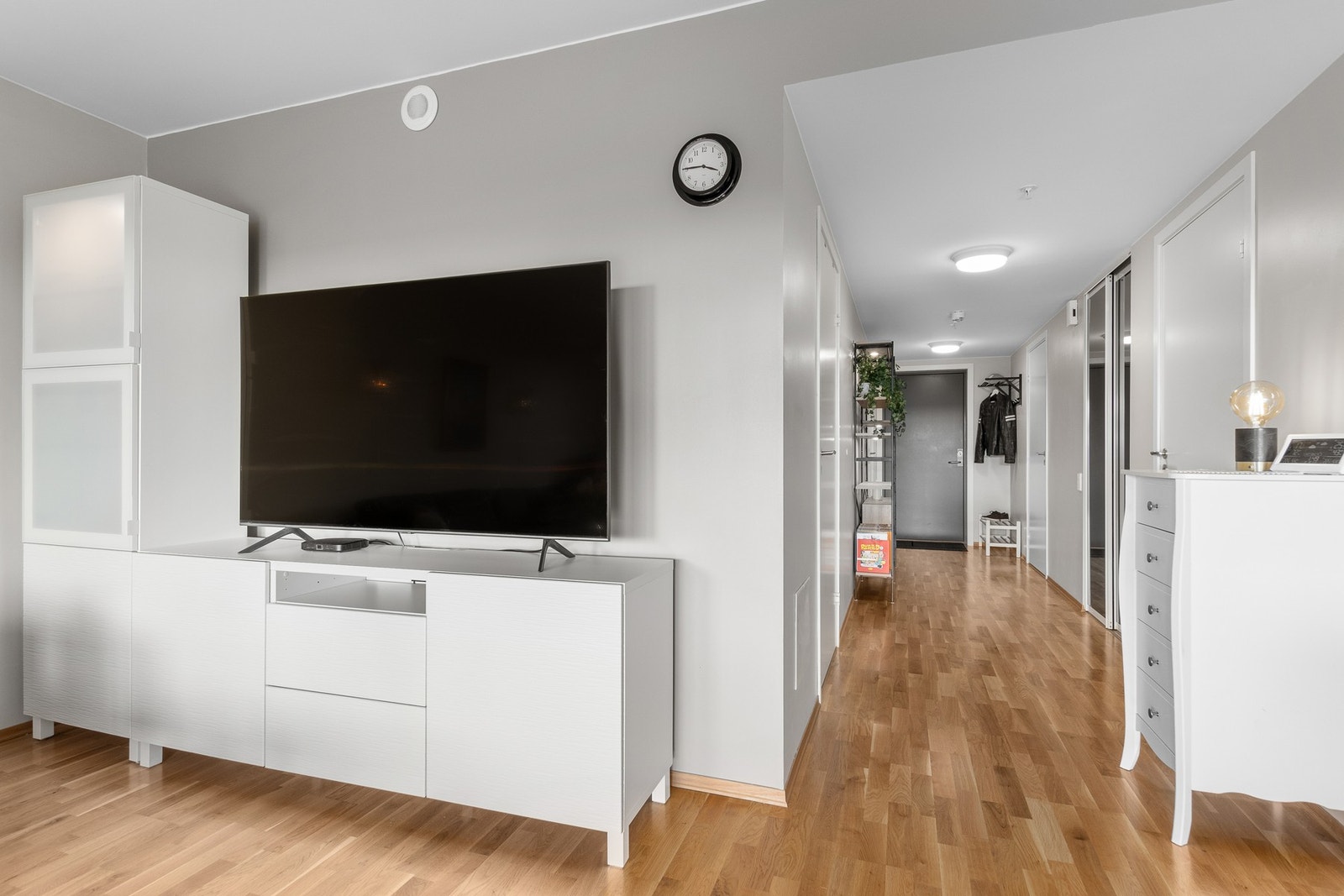 Leiligheten har vannbåren gulvvarme og balansert ventilasjon. Galleribilde