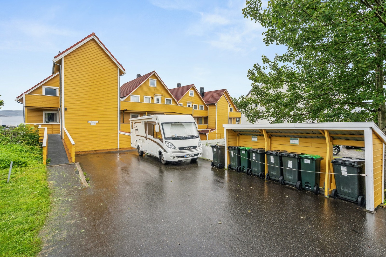 Bygget har heis, og leiligheten har adkomst fra både Syv Søstres gate og Sjøbergs gate Galleribilde