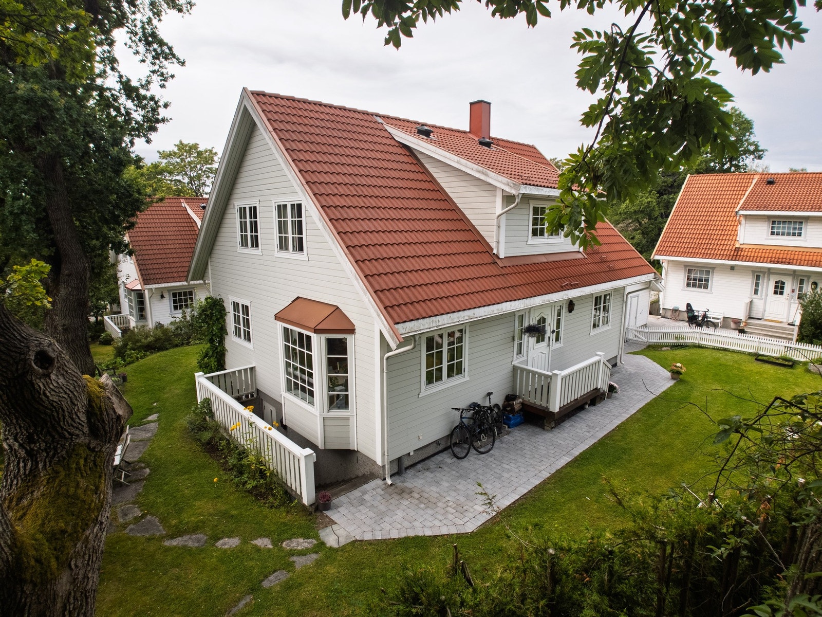 Egen inngang til kjeller Galleribilde
