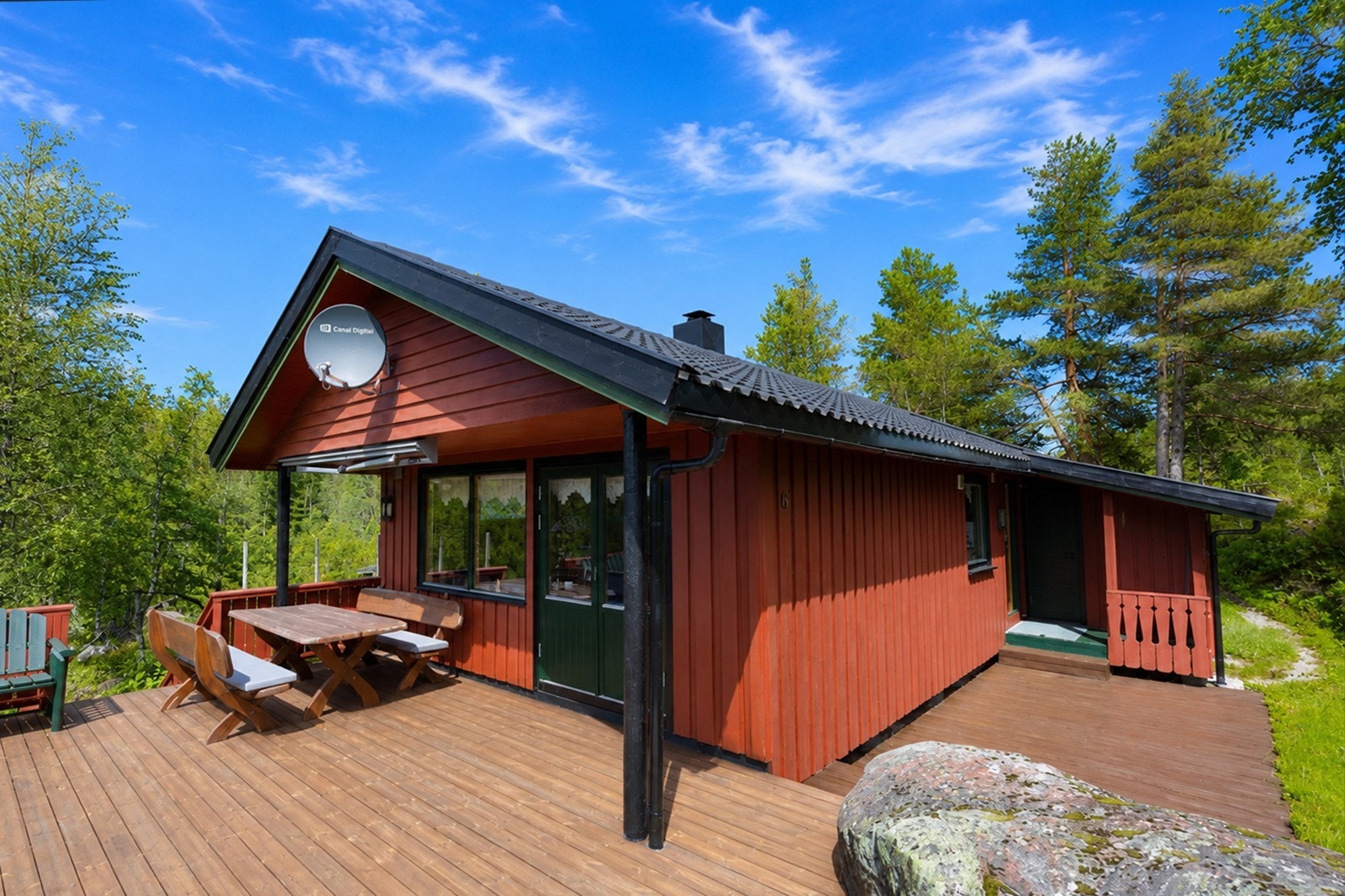 Flott hytte i naturskjønne omgivelser - 3 soverom - Fantastisk utsikt - Skiløyper og turterreng Galleribilde