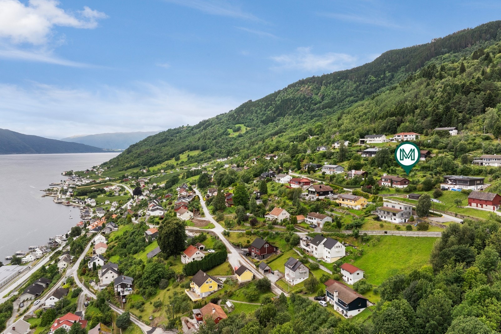 Kort veg til Kleppa med flotte skiløyper vinterstid og populære Henjadalen med flott turterreng. Galleribilde