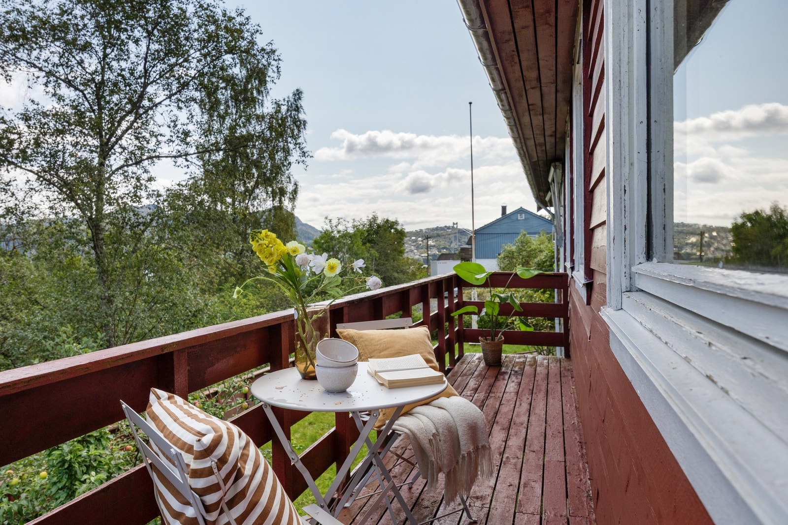 Fra hovedsoverommet har man utgang til balkongen. Galleribilde