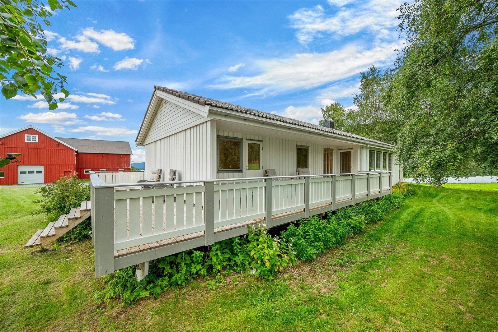 Ute på verandaen kan godværsdagene nytes til det fulle. Galleribilde