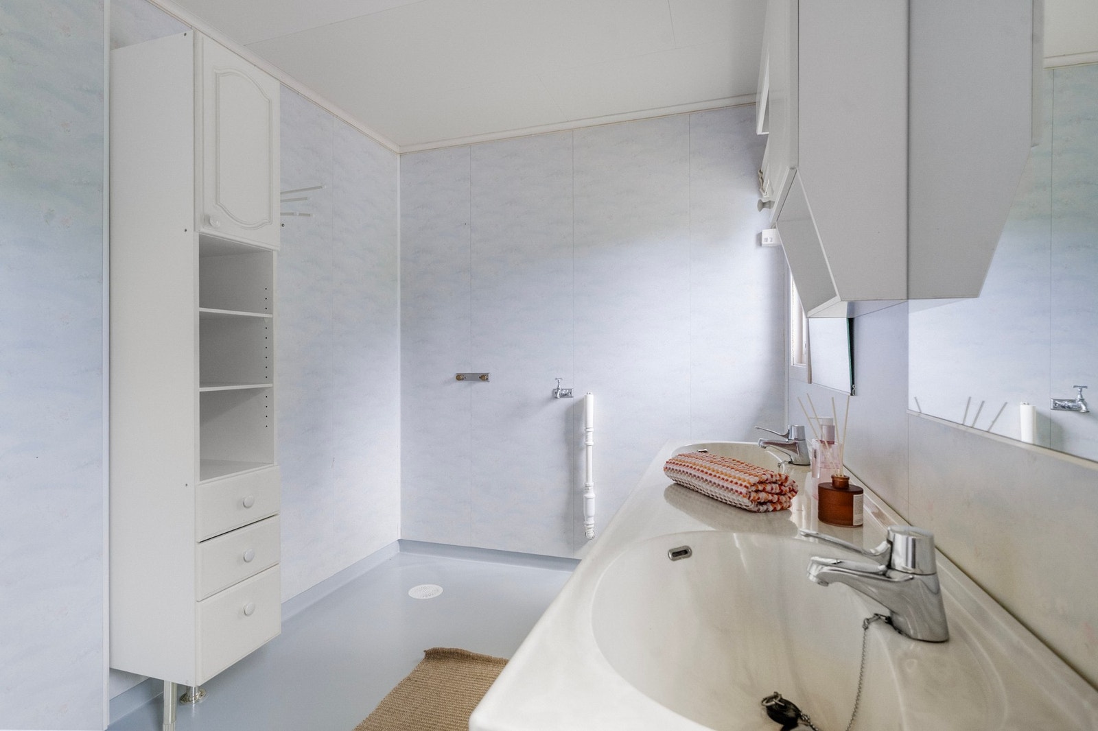 Opplegg for vaskemaskin på badet Galleribilde
