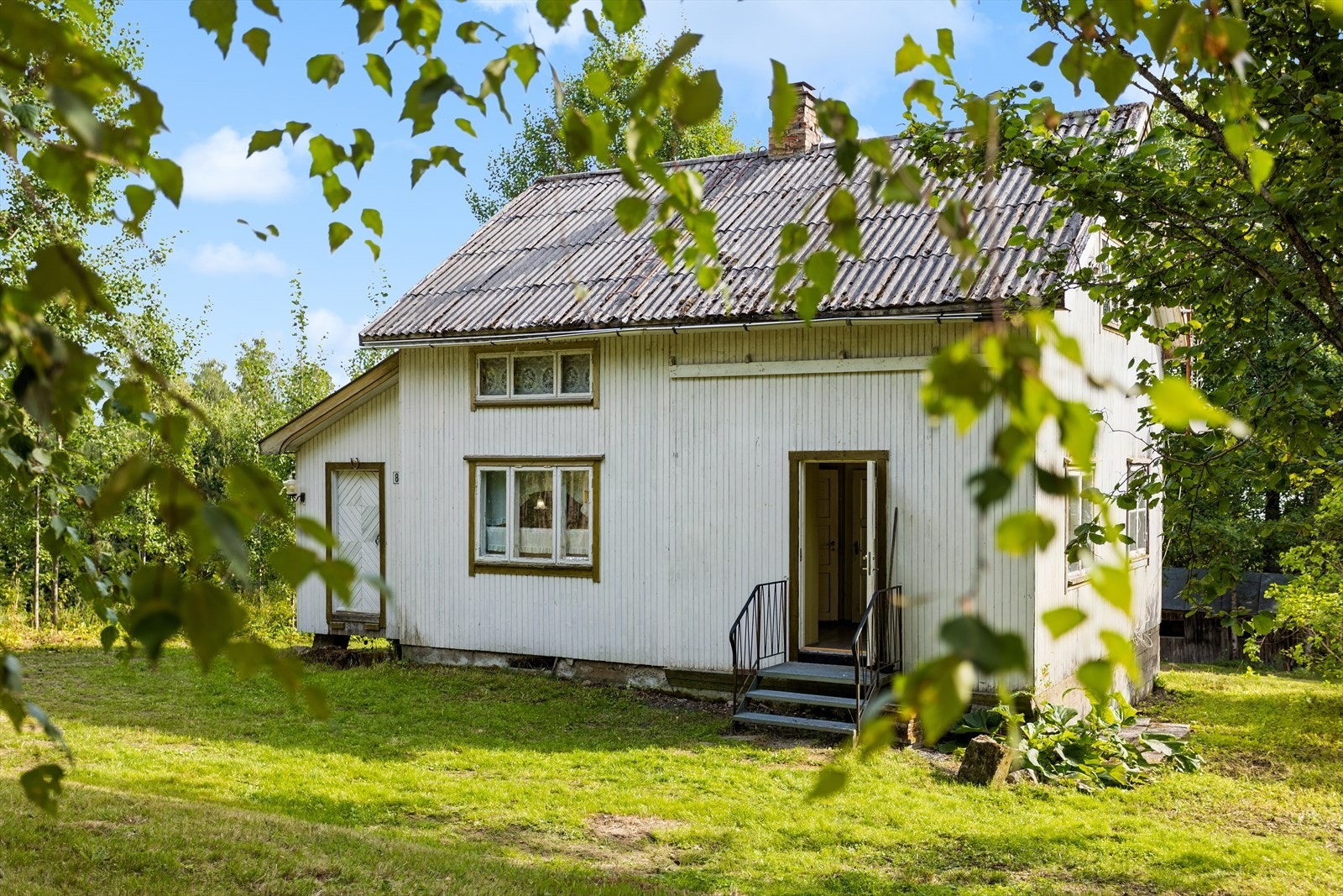 Renoveringsobjekt på stor tomt, med nærhet til Storsjøen! Galleribilde