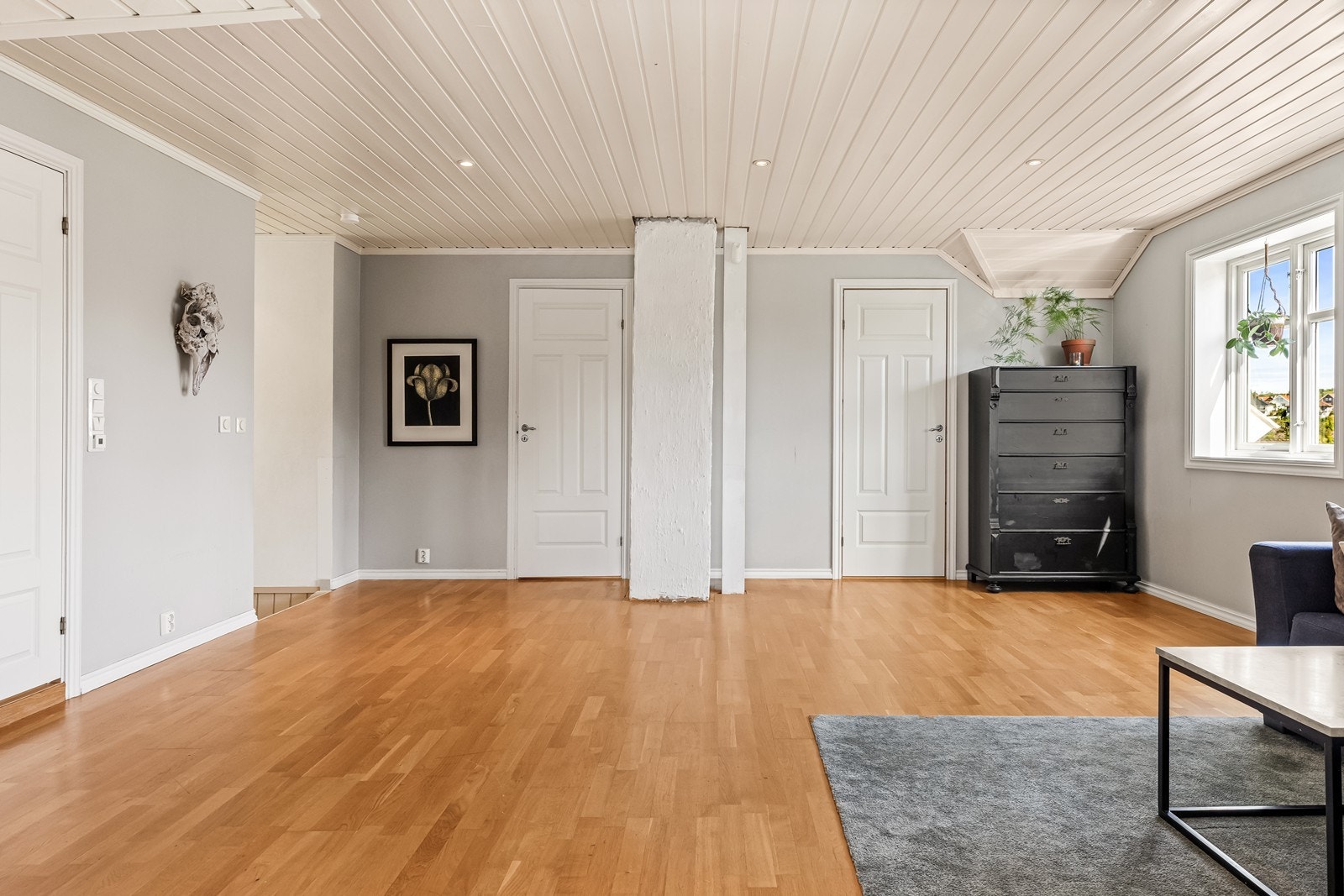 Perfekt som TV-rom, lekerom eller en egen sone for ungdommene. Galleribilde
