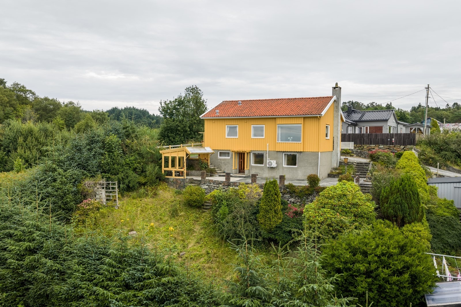 Velkommen til Svandalsvegen 7 - presentert av Rasmus Lindkjend v/ Aktiv Eiendomsmegling! Foto: Vestbris Galleribilde