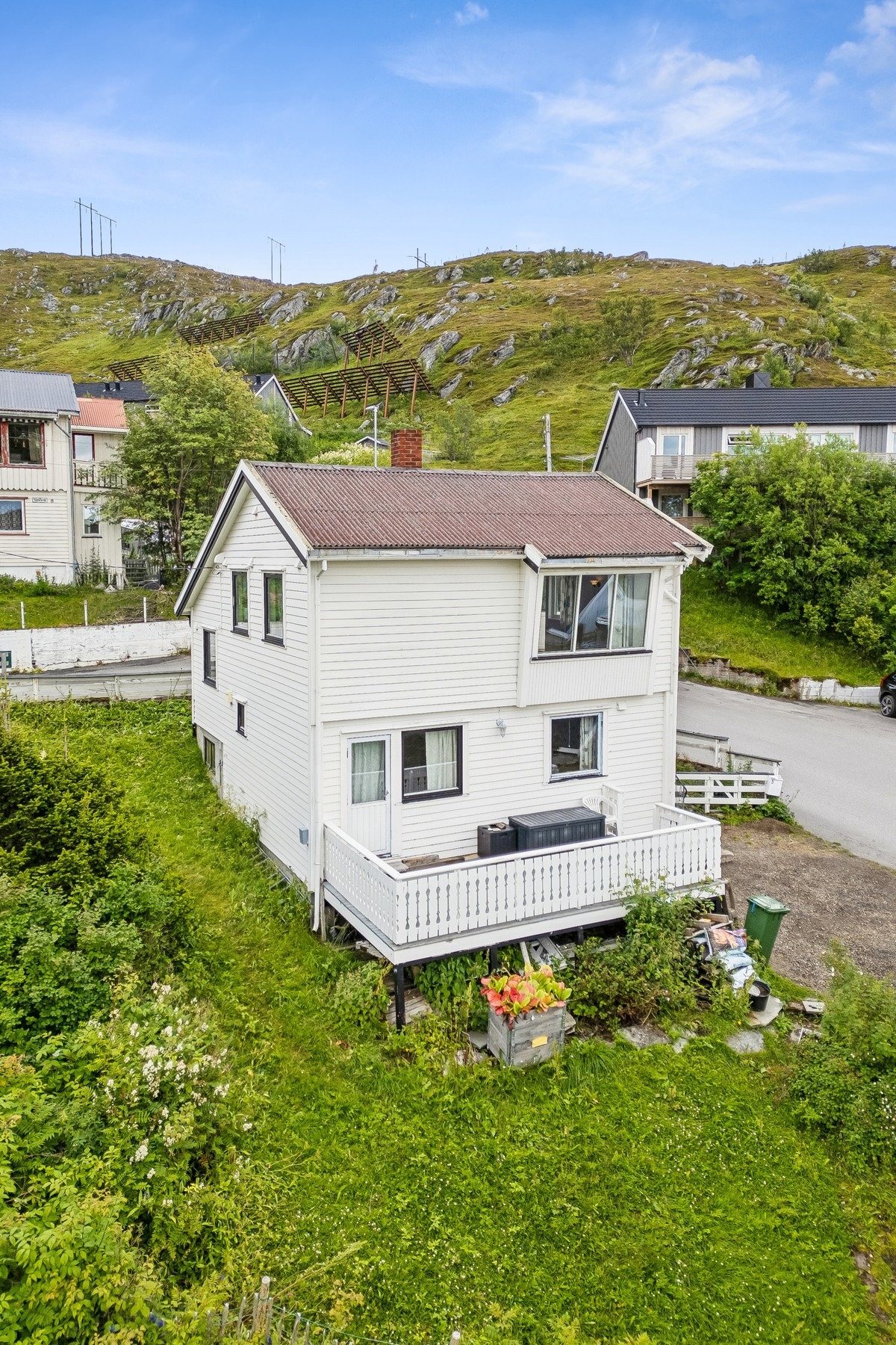 Huset har en trekonstruksjon med liggende kledning. Galleribilde